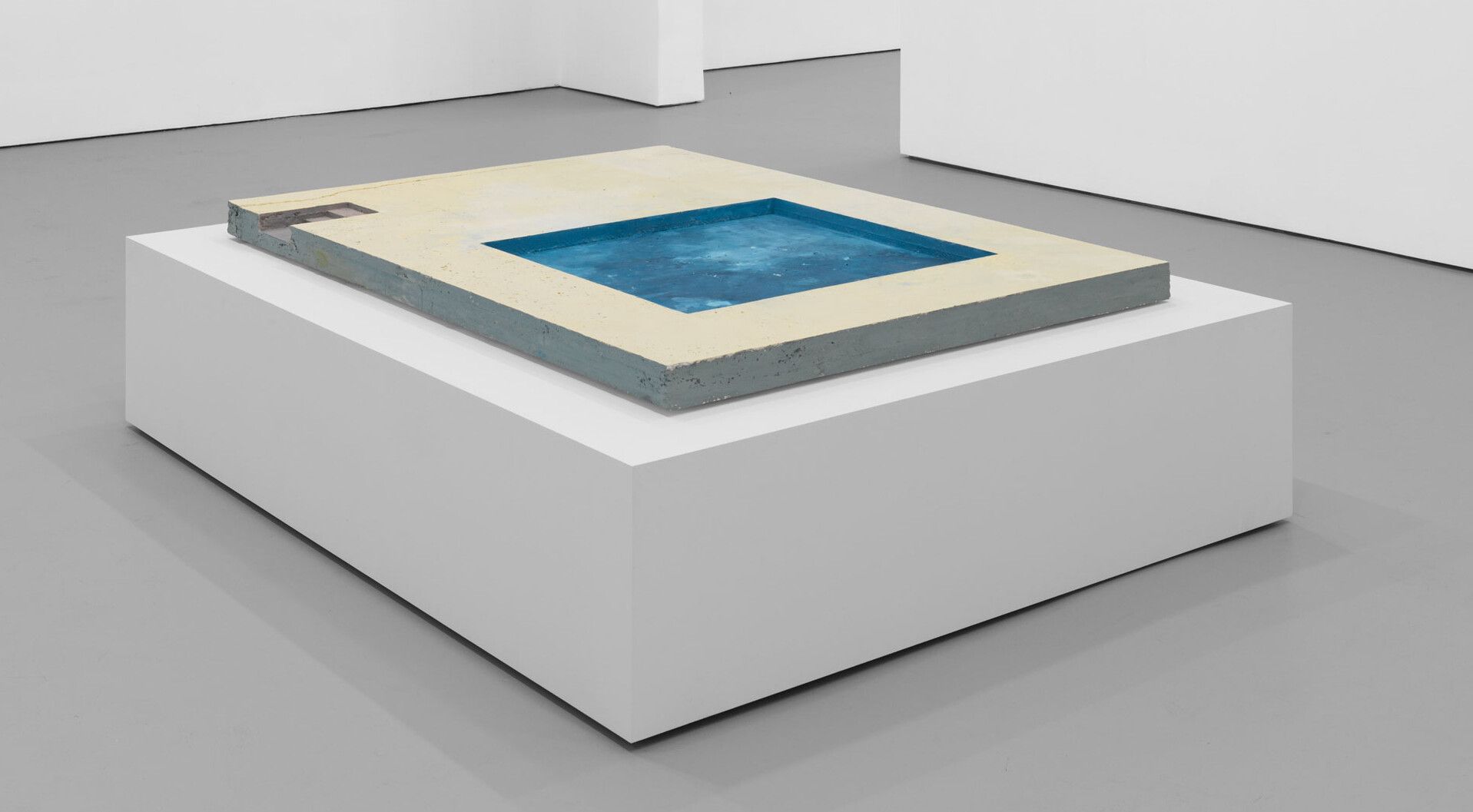 An untitled sculpture by Harold Ancart, dated 2020.