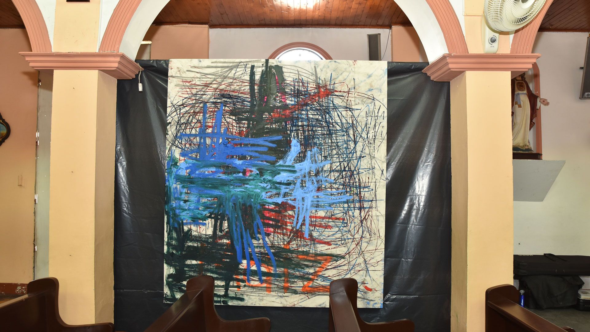 An image of the exhibition, etica y etetica, by Oscar Murillo in La Paila, dated 2020.
