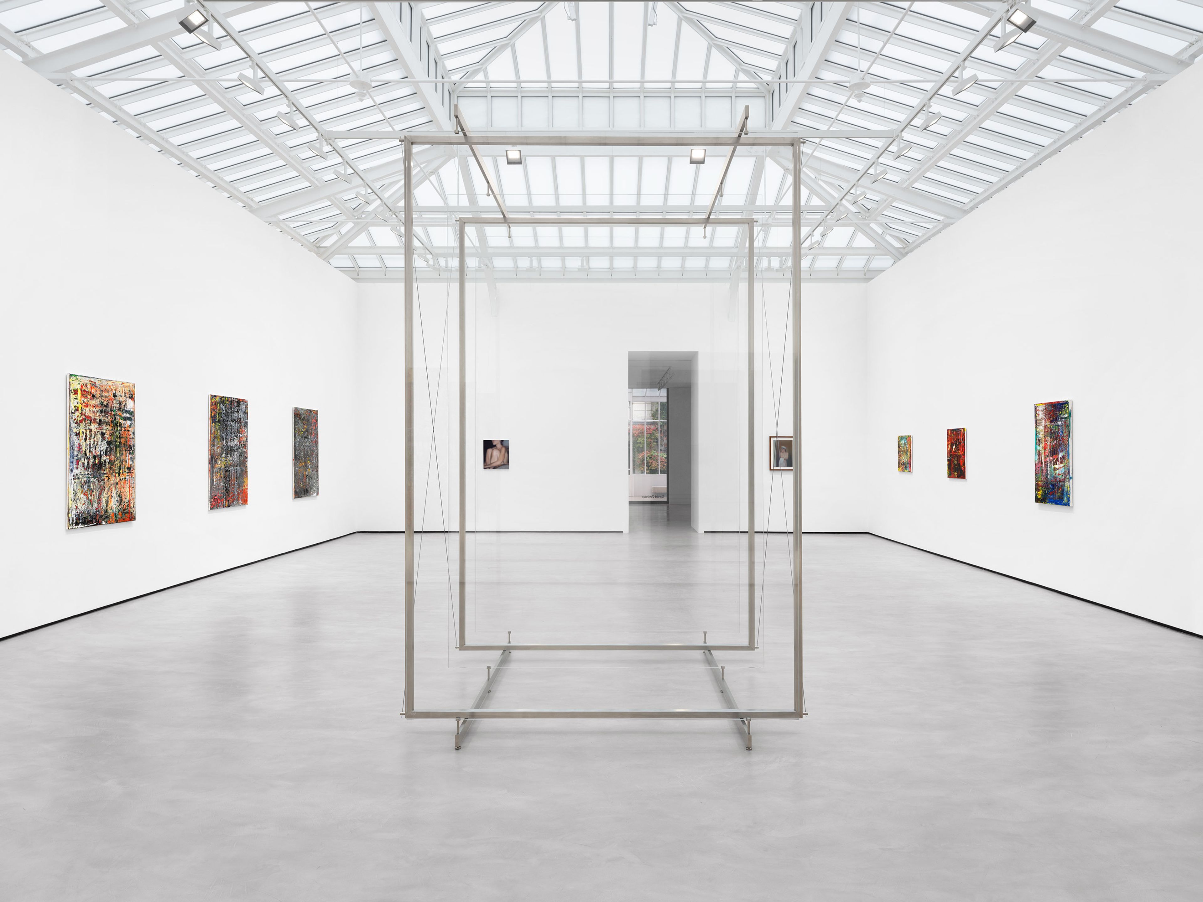 An installation view of the exhibition, Gerhard Richter, at David Zwirner in Paris, dated 2025.