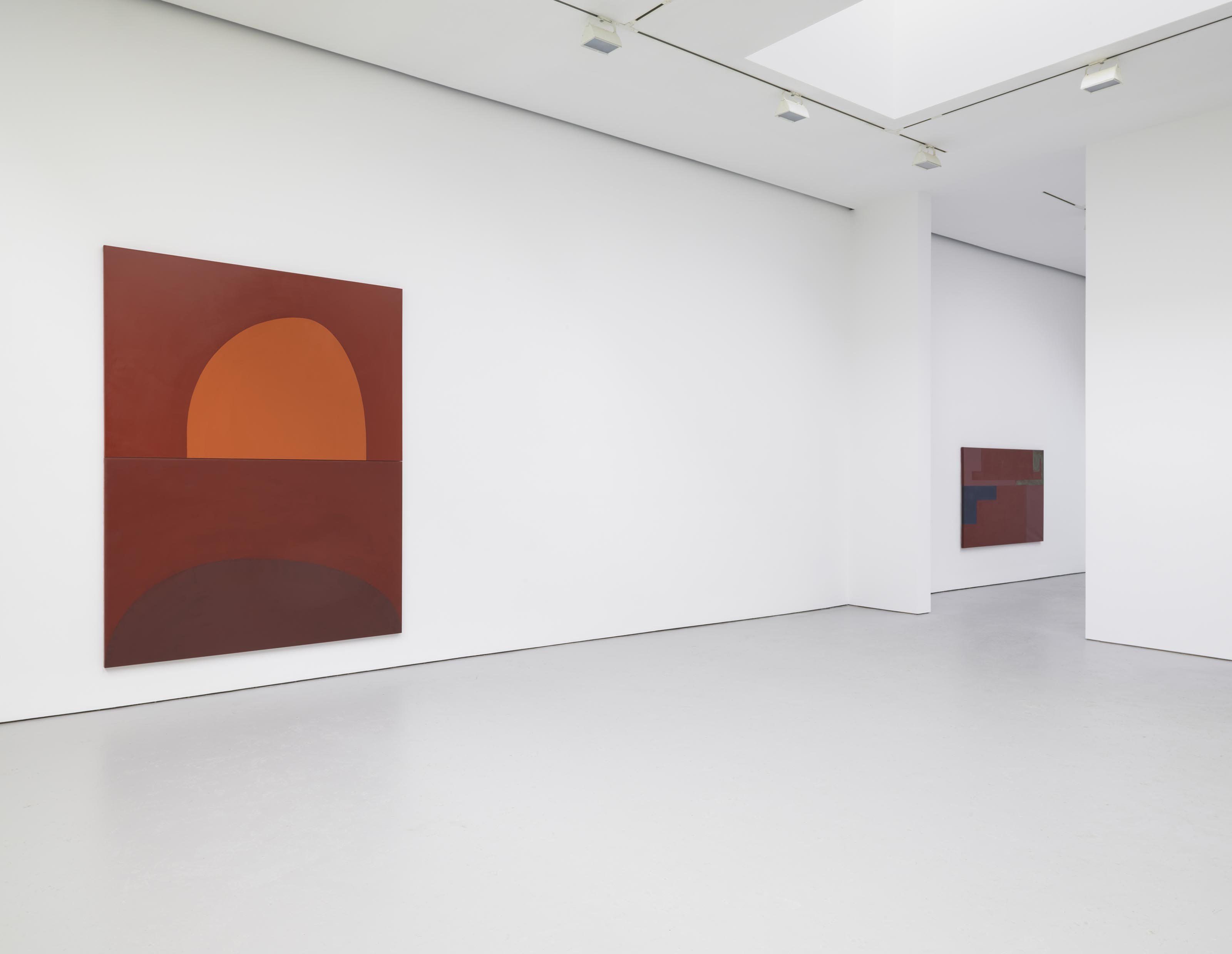 Installation view of the exhibition Suzan Frecon: oil paintings and sun, at David Zwirner in New York, dated 2015.