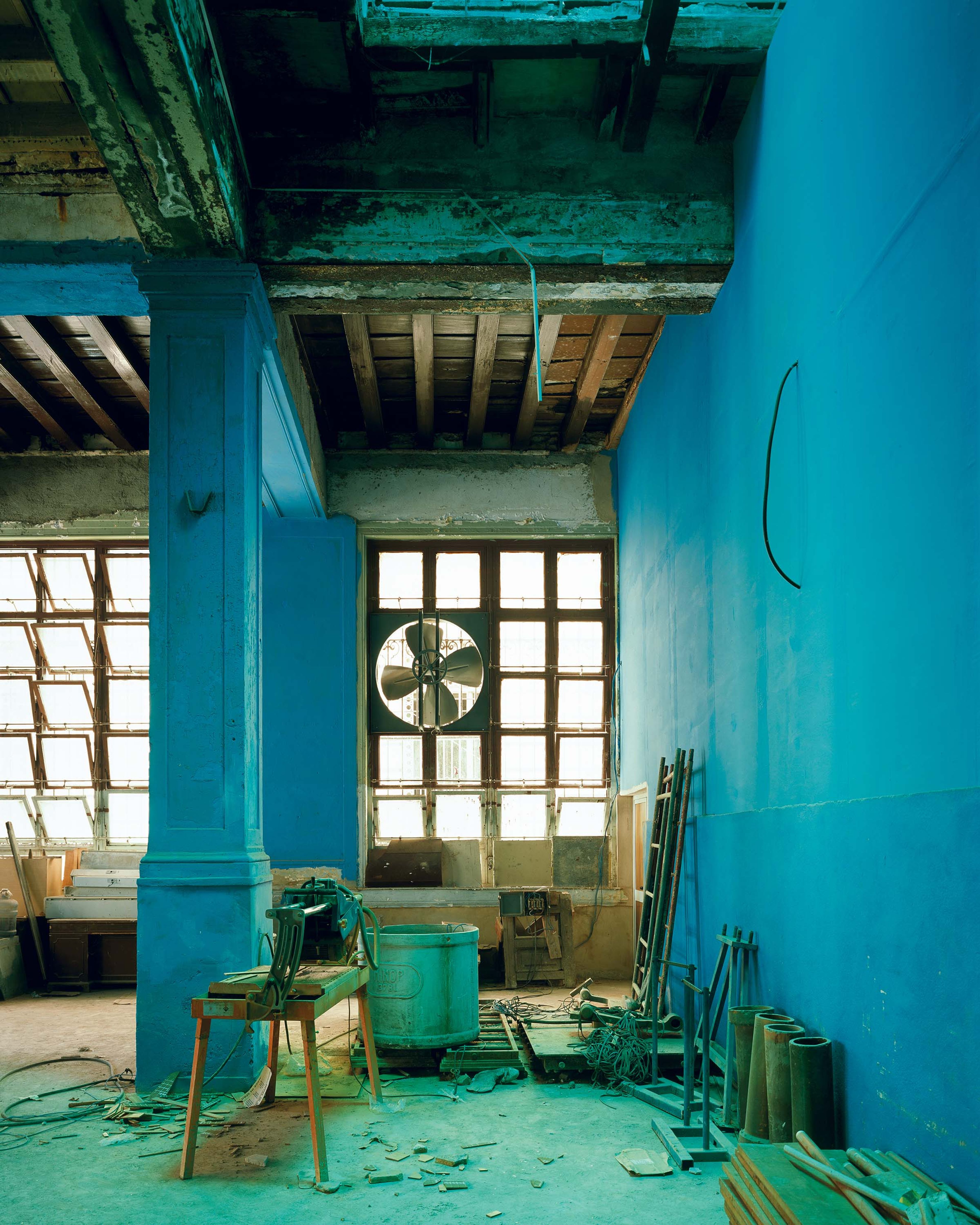 A photograph by Stan Douglas, titled Bank / Cafeteria, Habana Vieja, dated 2004.