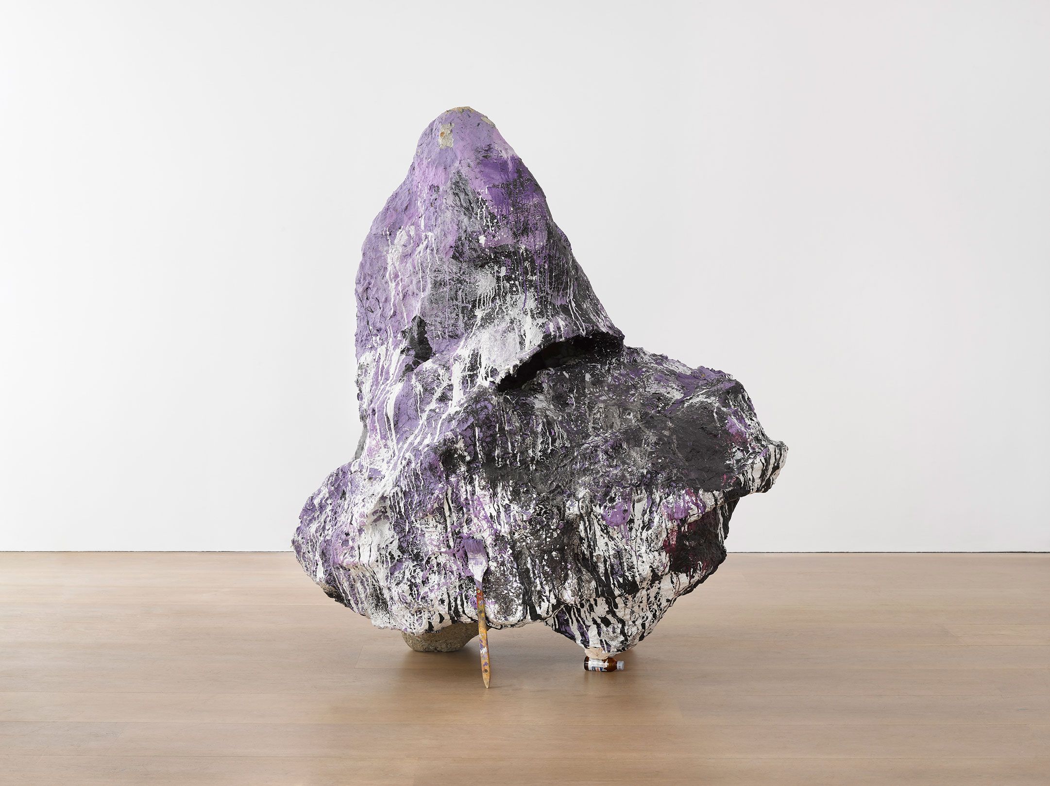 A sculpture by Franz West, titled Das linke Horn Moses (Moses's Left Horn), dated 2004.