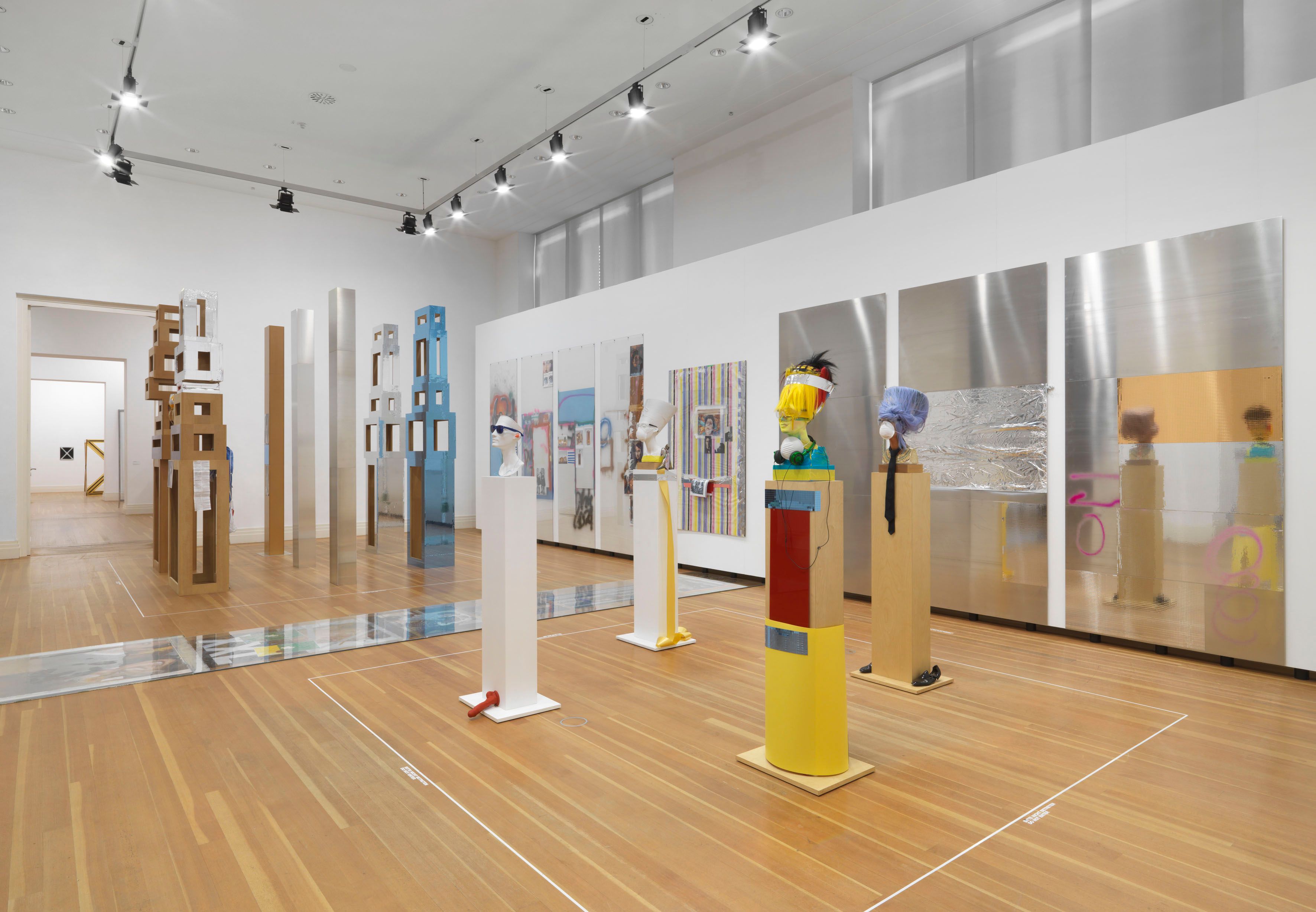 Installation view, Isa Genzken: Mach dich hübsch!, Martin-Gropius-Bau, Berlin, 2016. Courtesy Galerie Buchholz, Cologne/Berlin/New York. Photo by Jens Ziehe
