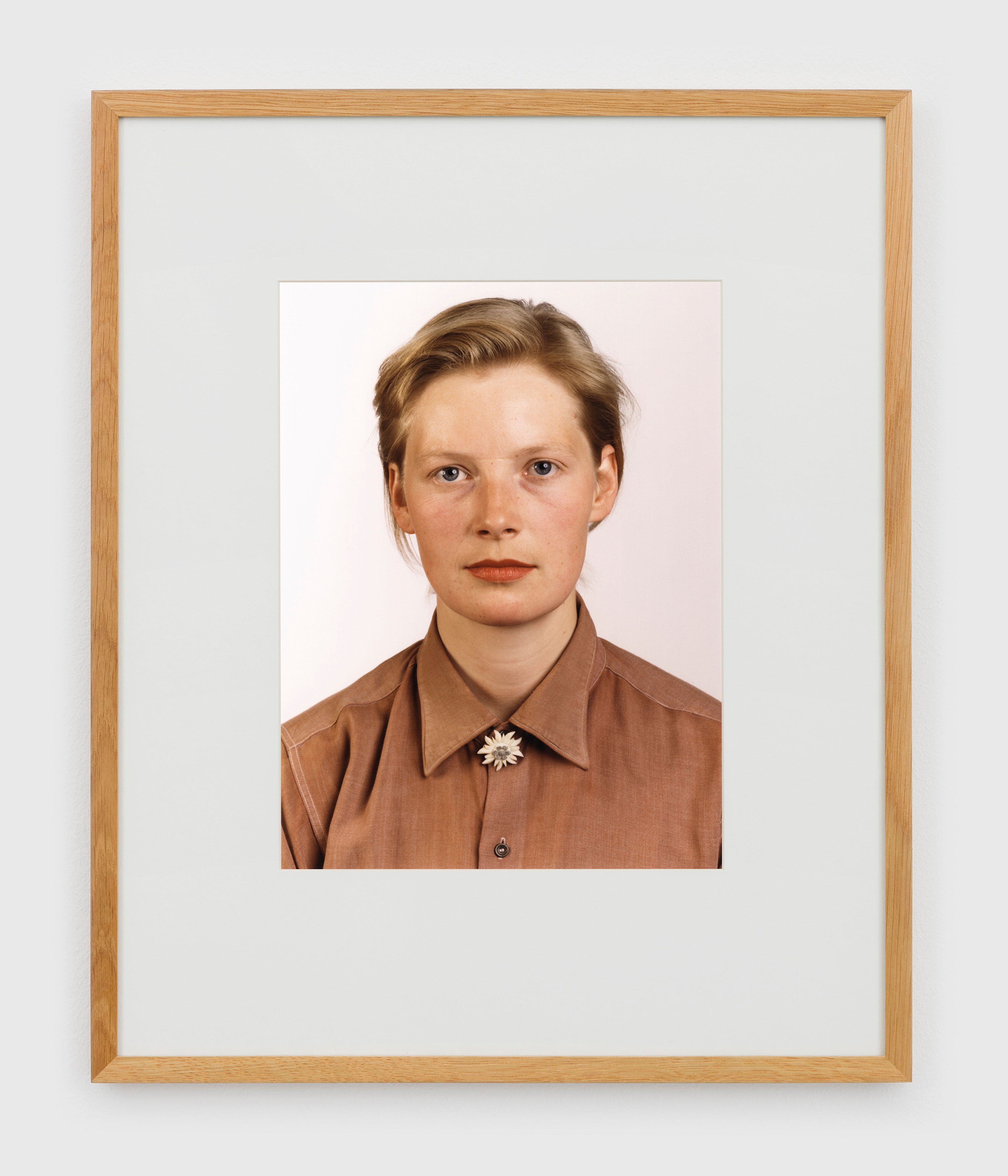 A photograph by Thomas Ruff, titled Pörtrat (P. Stadtbaumer), dated 1988.