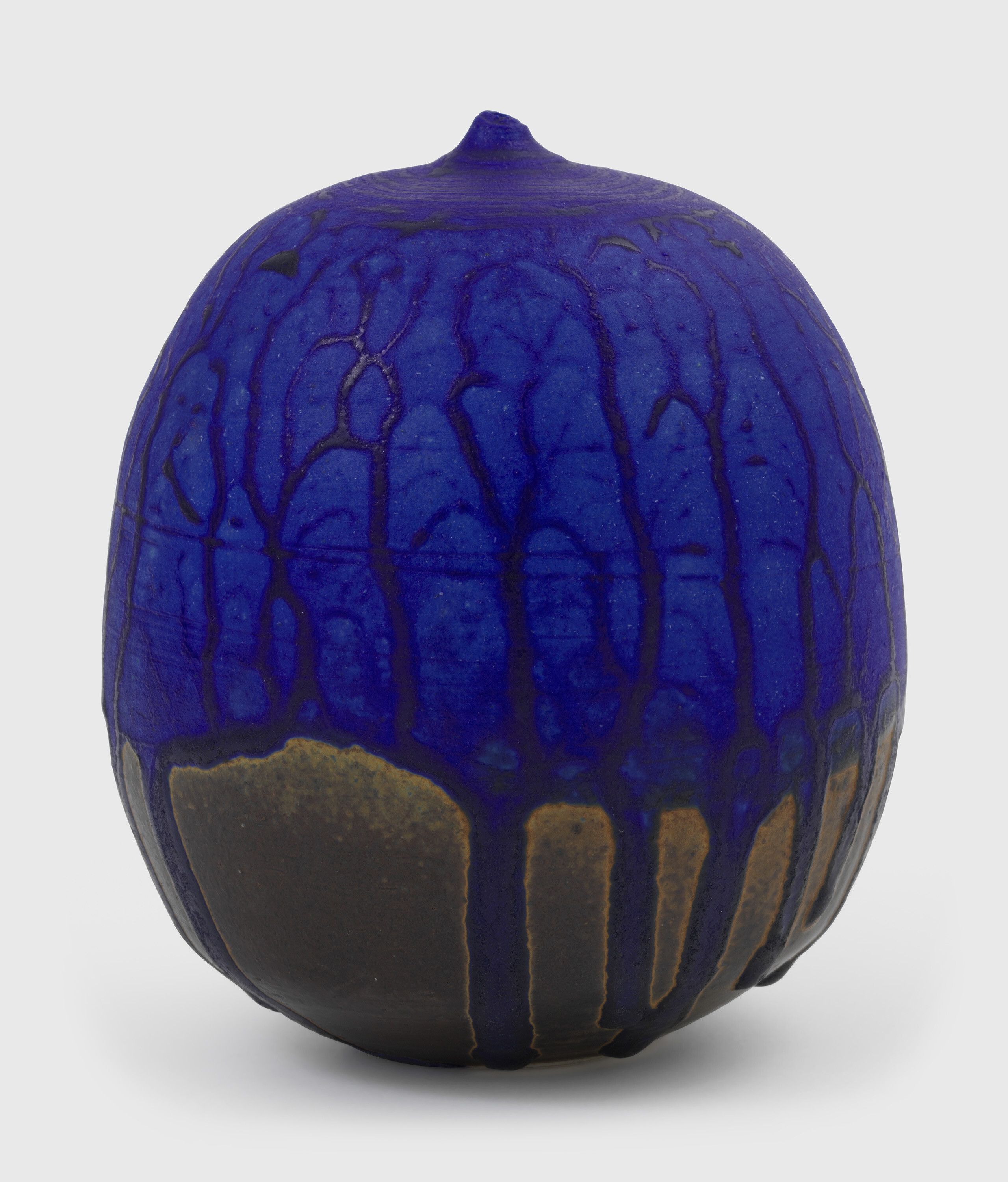 A sculpture by Toshiko Takaezu, titled Mākaha Blue Closed Form, circa 1997.