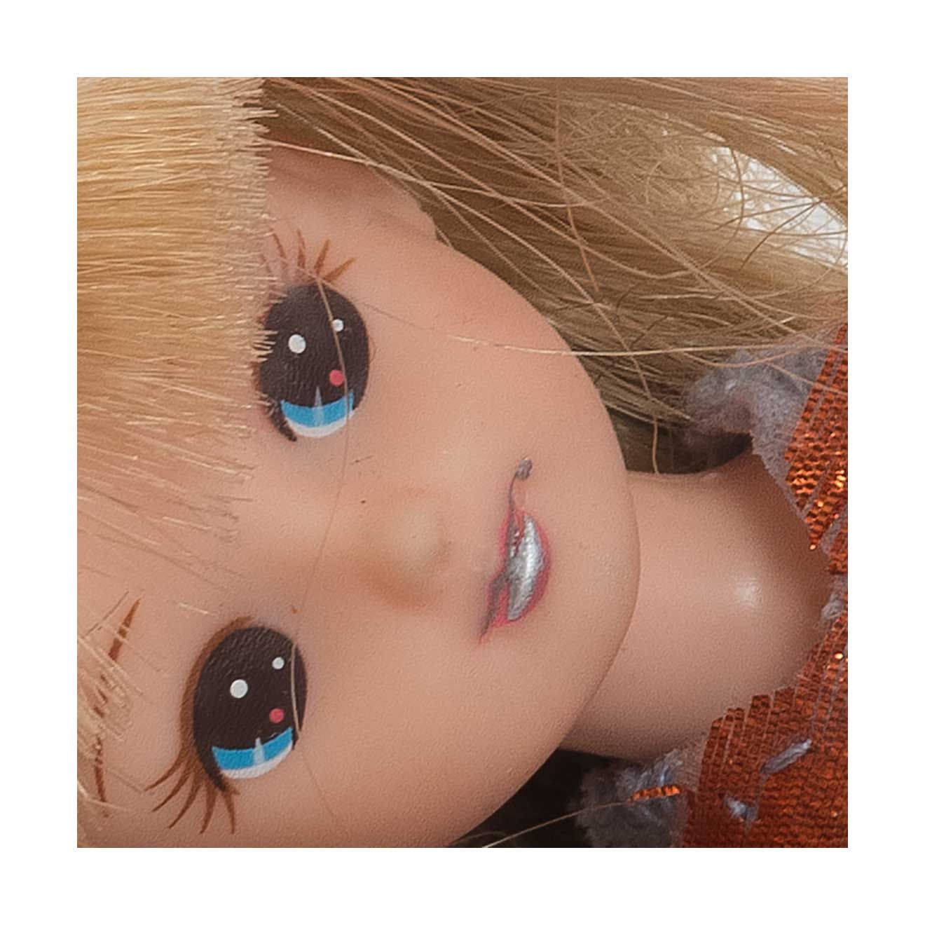 A portrait of Maggie Lee