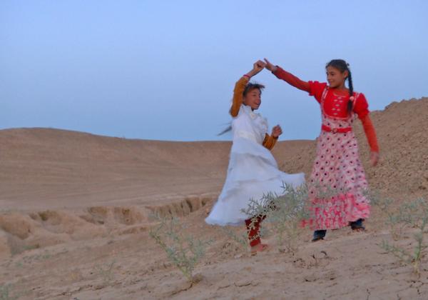 Francis Alÿs — Sandlines, the Story of History
