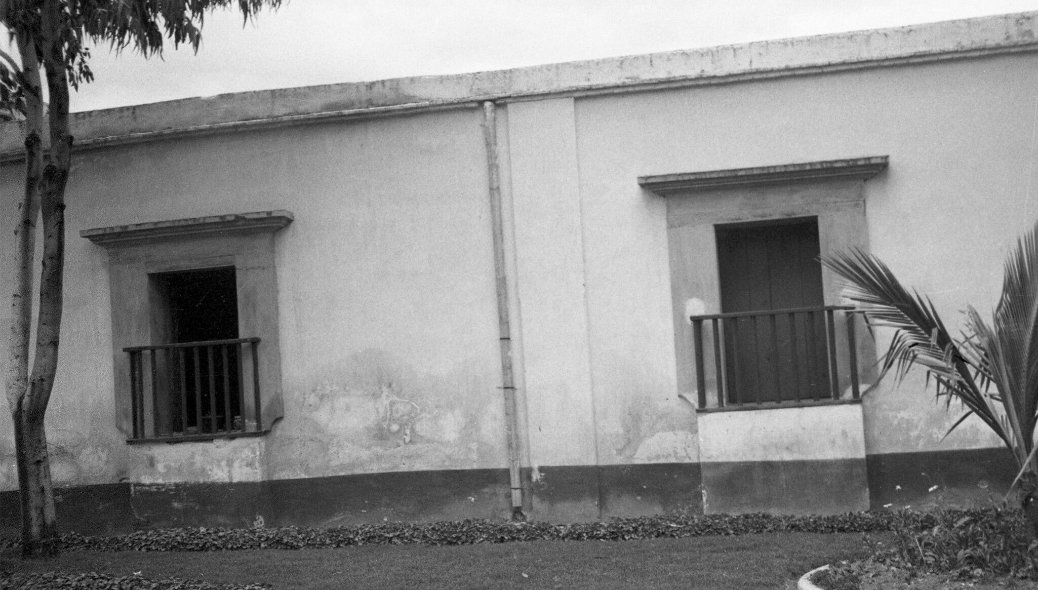 A photo by  Josef Albers, Adobe building, Oaxaca, Mexico, 1937, Photo negative. © 2023 The Josef and Anni Albers Foundation/Artists Rights Society (ARS), New York/DACS, London