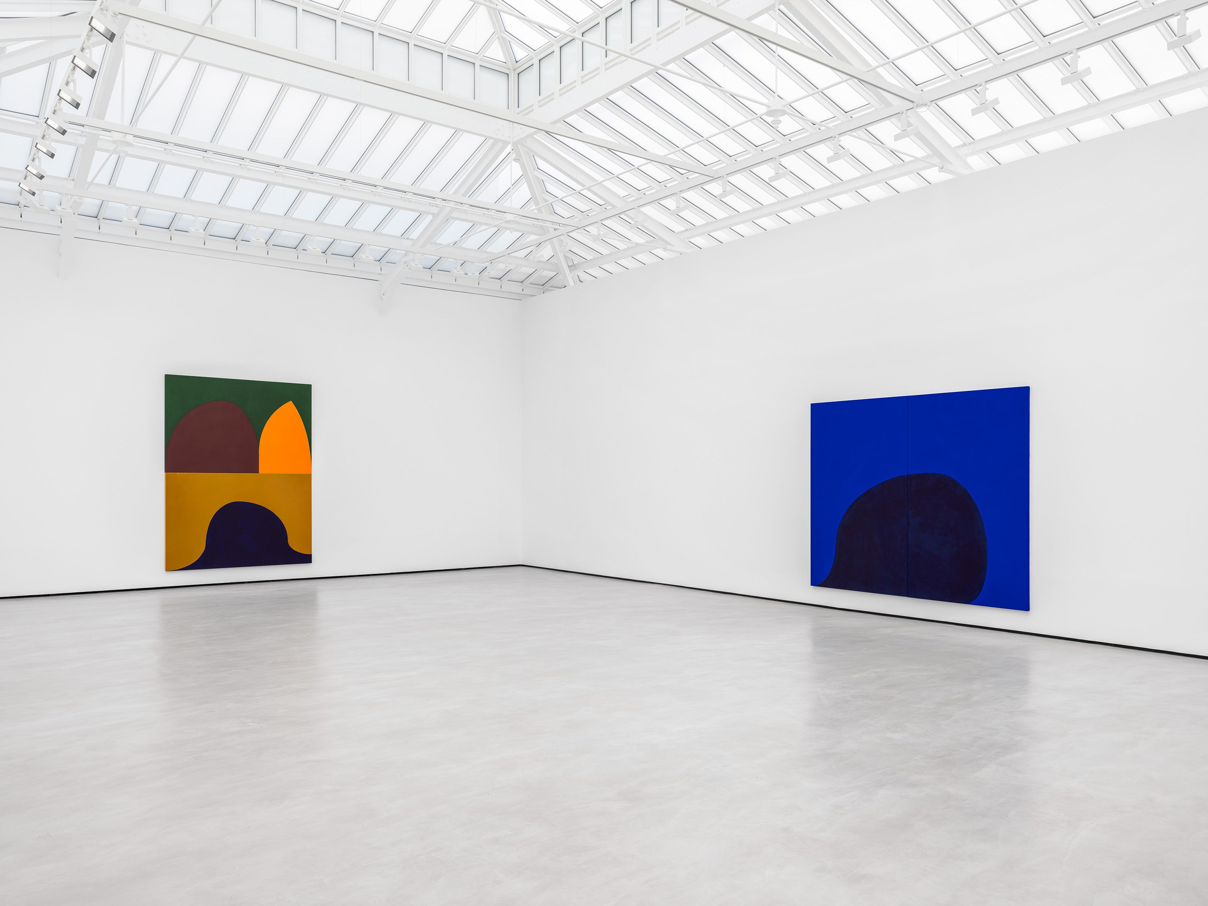 An installation view of the Exhibition, Suzan Frecon: Light Factory, at David Zwirner in Paris, dated 2025.