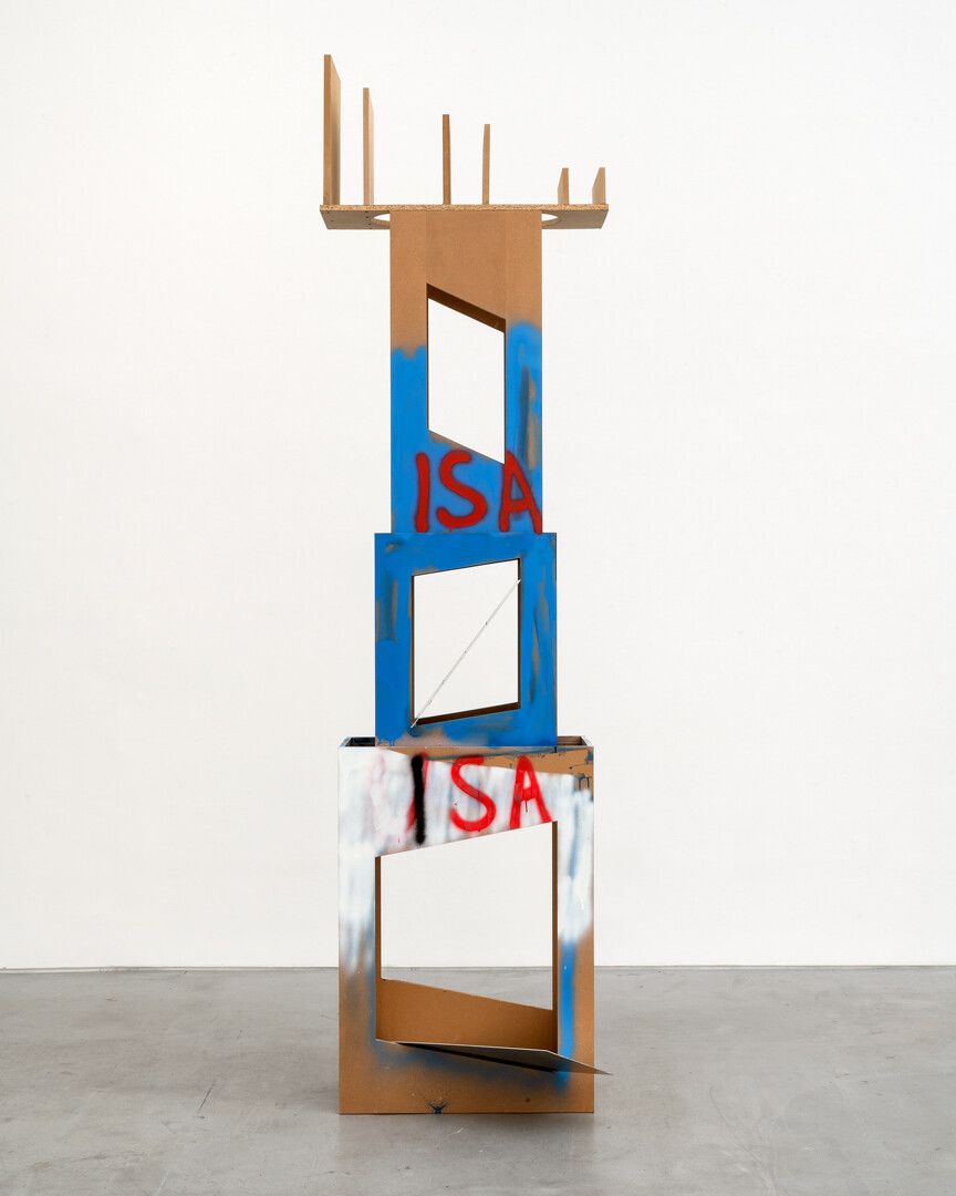 An untitled MDF tower, aluminum plate, foil, spray paint, mirror foil, and fabric tape sculpture by Isa Genzken, dated 2018.