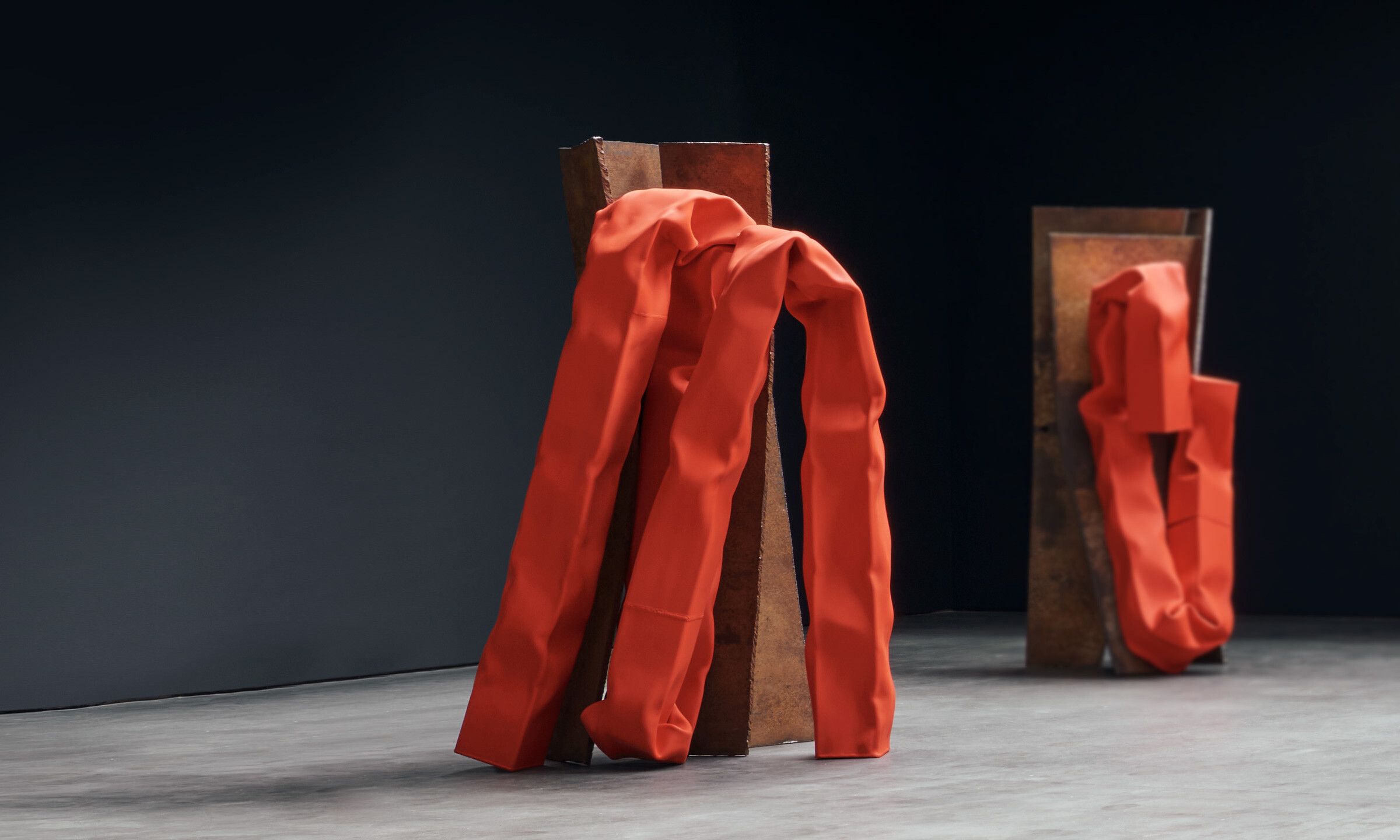 A steel, stainless steel, and urethane paint sculpture by Carol Bove, titled Chimes at Midnight VI, dated 2021. 