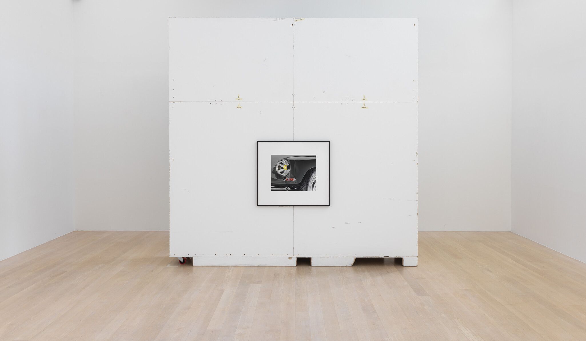 Installation view of the exhibition, Christopher Williams: standard pose, at David Zwirner in Paris, dated 2021.