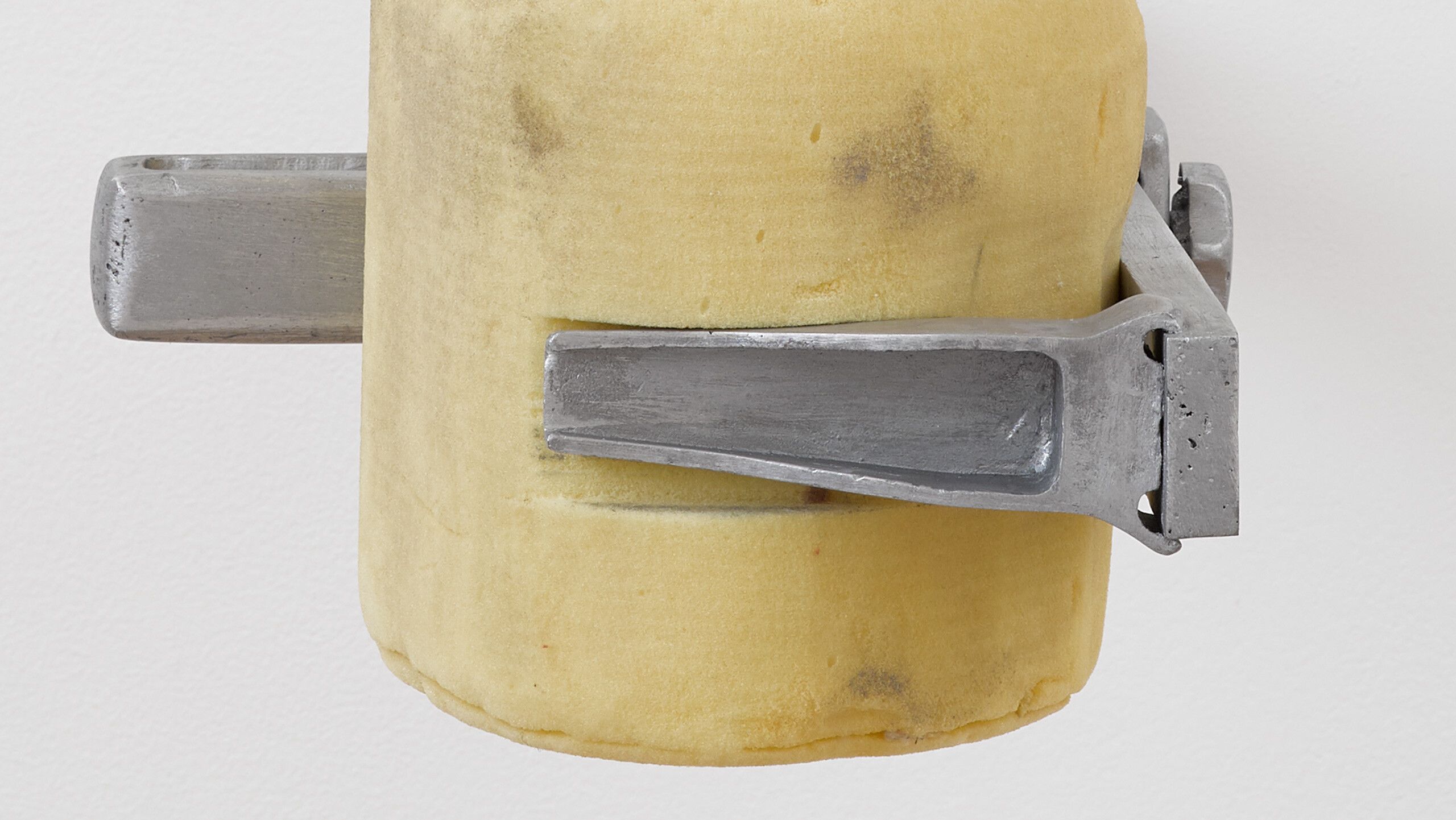 A detail of an aluminum and stainless steel sculpture by Berenice Olmedo titled héxis, dated 2019