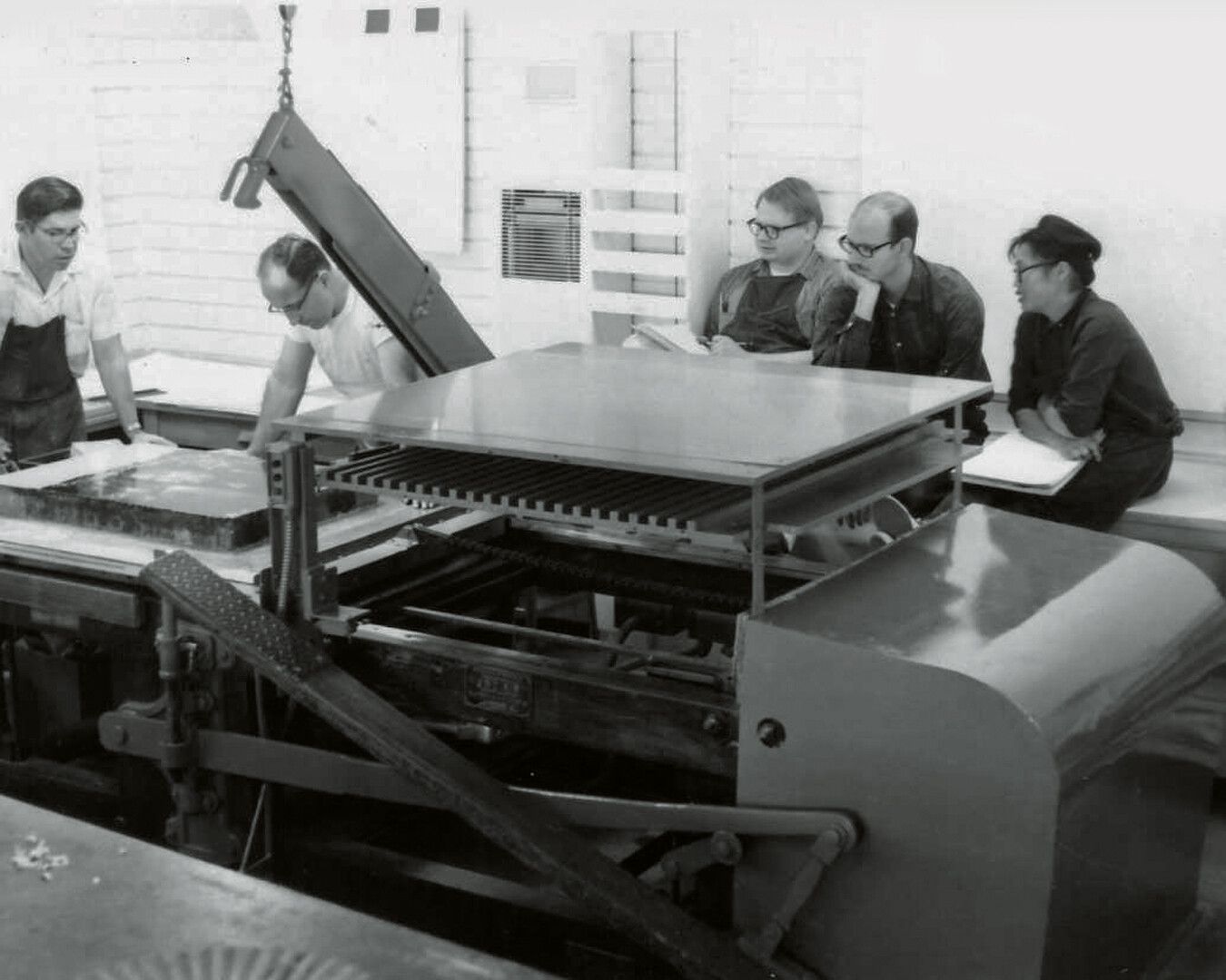 A photograph by Hank Baum of Ruth Asawa at the Tamarind Lithography Workshop.