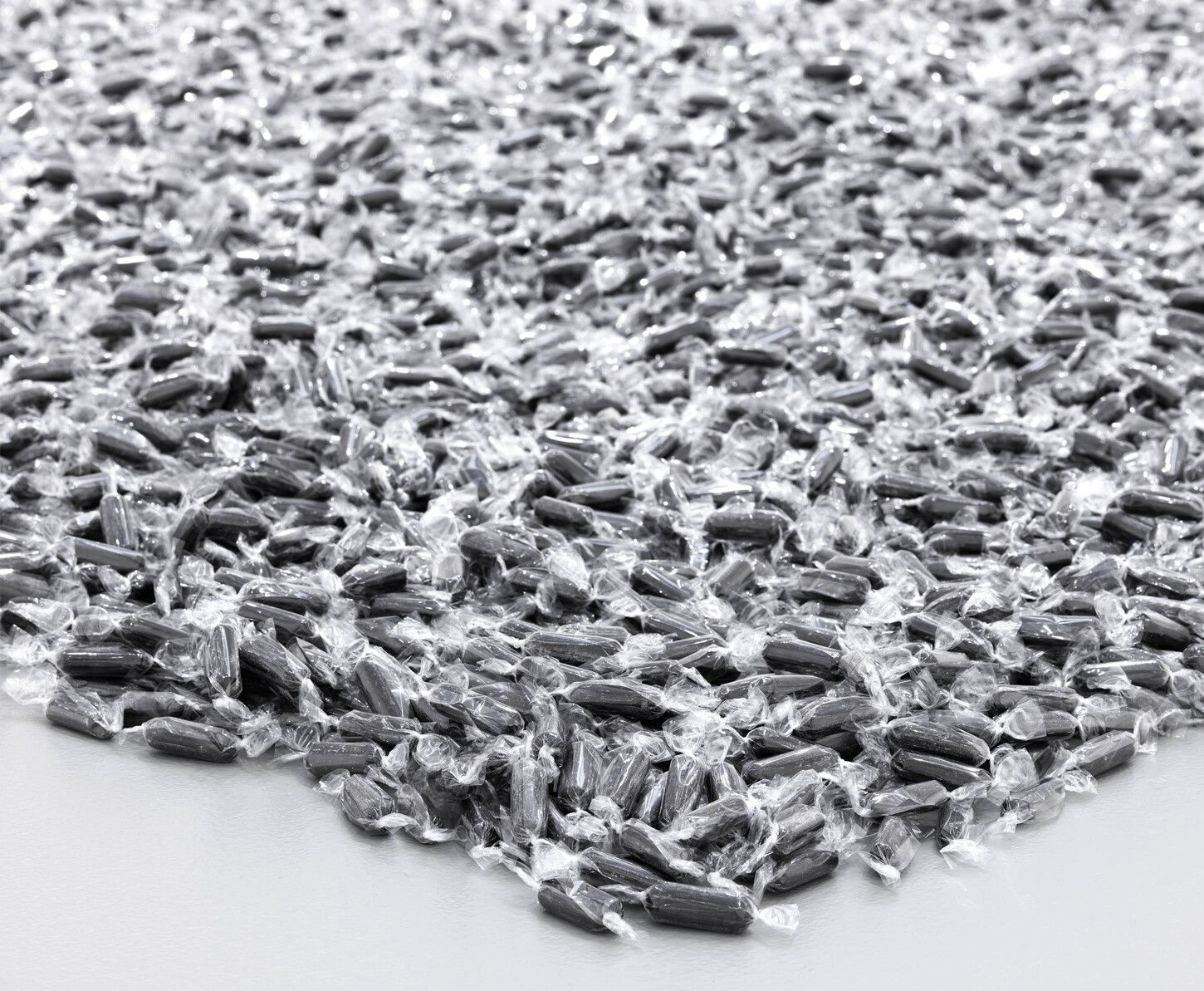 Installation view from the exhibition "Felix Gonzalez-Torres," at David Zwirner in New York, dated 2023