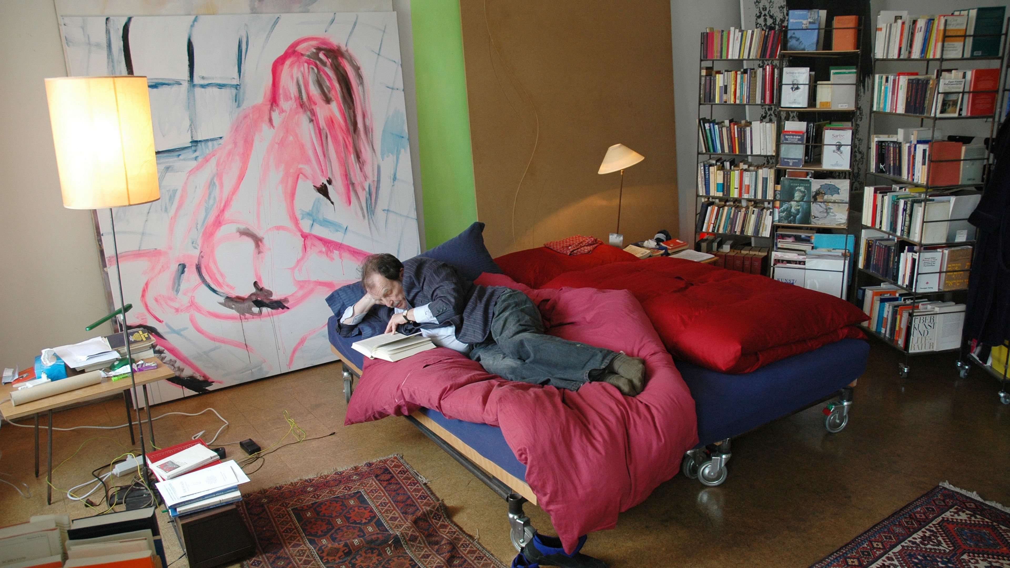 A photograph of Franz West at home, dated 2006.