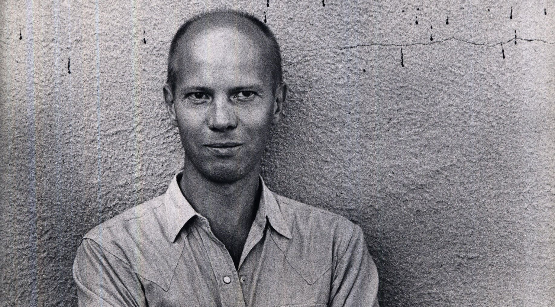 An undated archival portrait of the artist Ray Johnson.