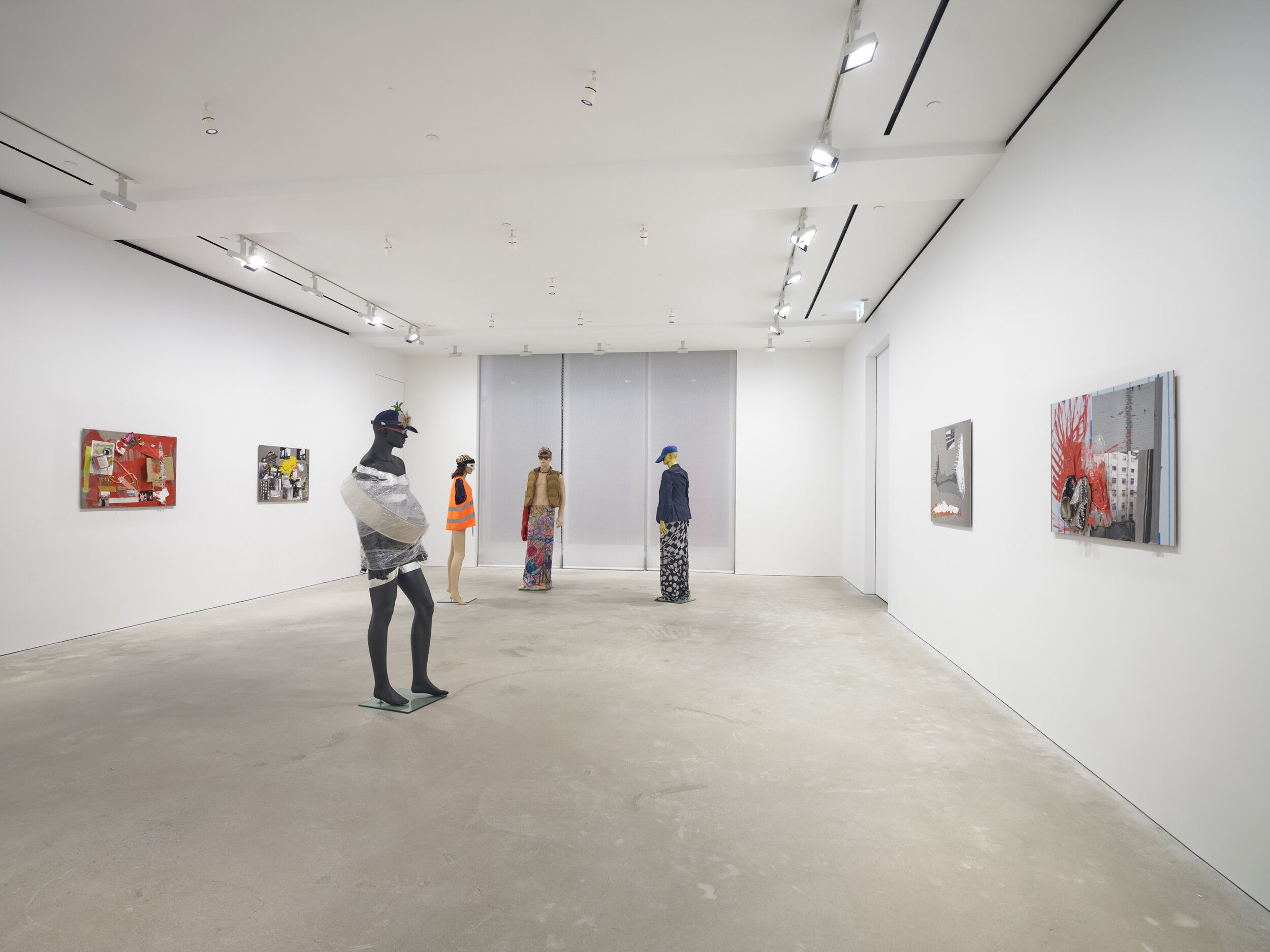 Installation view, Isa Genzken, David Zwirner, Hong Kong, 2021