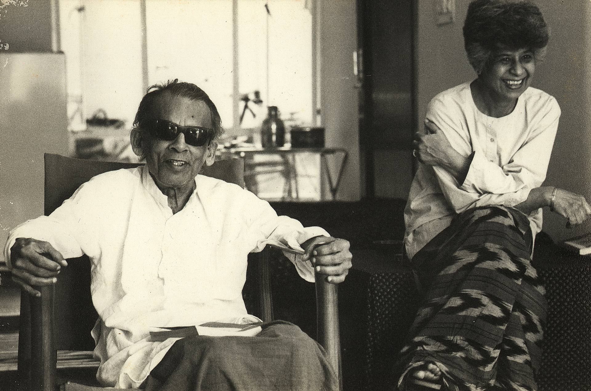 exp A photo of Benode Behari and Leela Mukherjee in 1978. Photo by Nemai Ghosh.