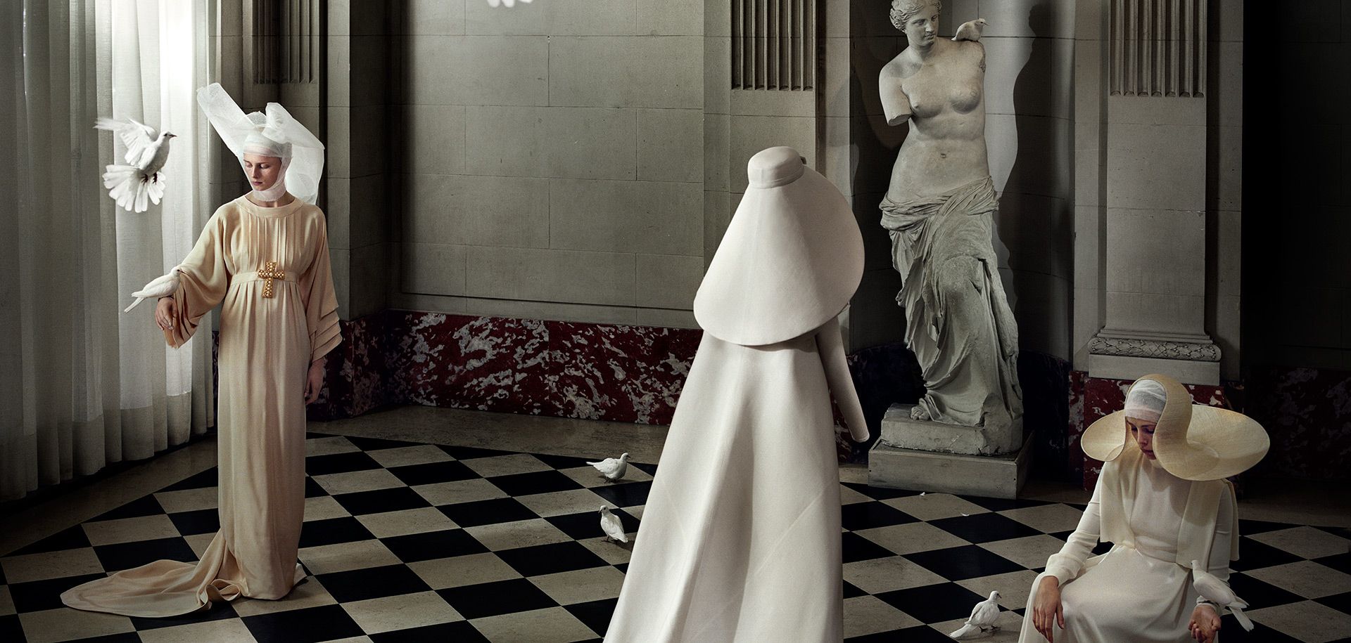 Philip-Lorca diCorcia: Heavenly Bodies | David Zwirner