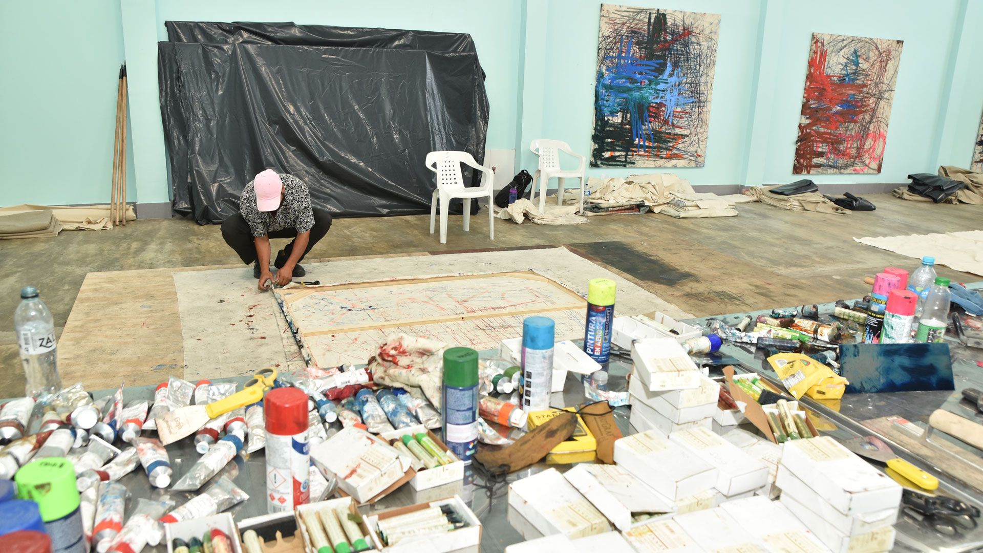 A photograph of an offsite installation of Oscar Murillo's Etica y Estetica