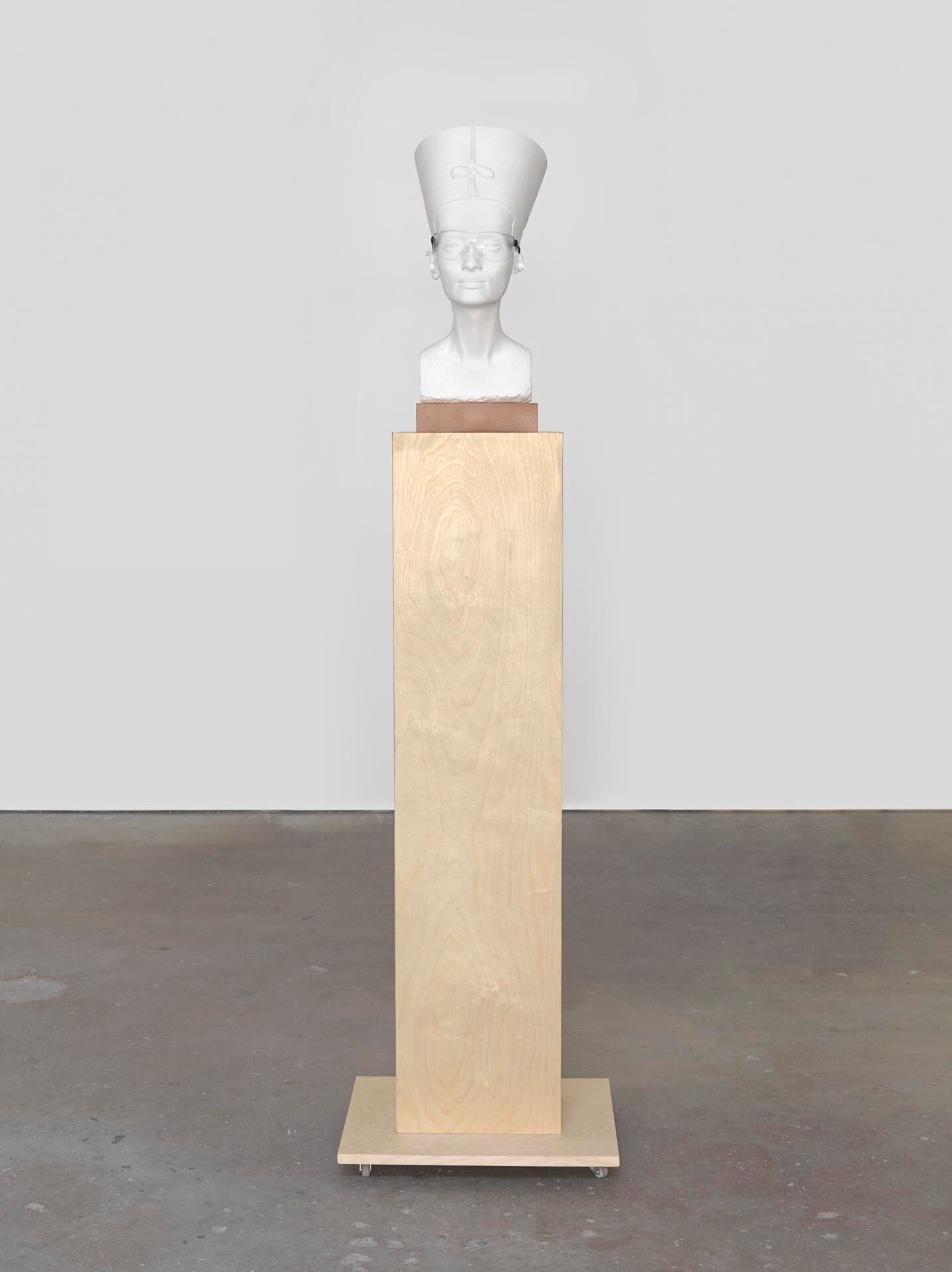 A sculpture by Isa Genzken, titled Nefertiti sculpture, dated 2015.
