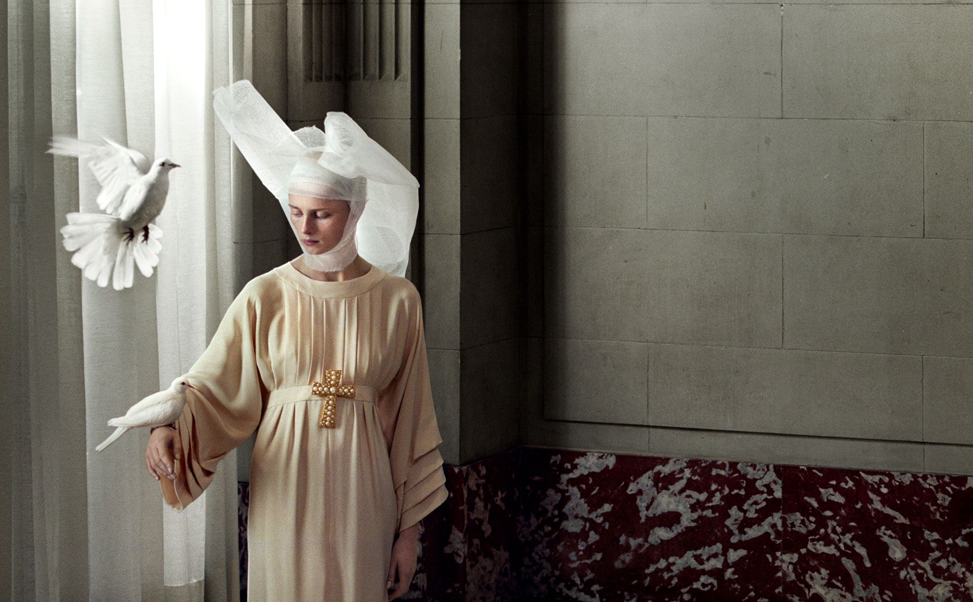 Philip-Lorca diCorcia: Heavenly Bodies online viewing room | David