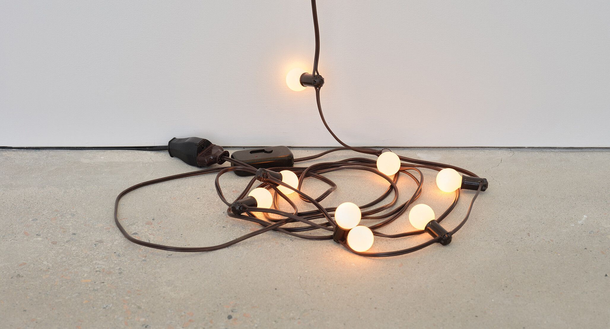 An installation view of an exhibition titled The Real World at David Zwirner, Hong Kong, in 2021.