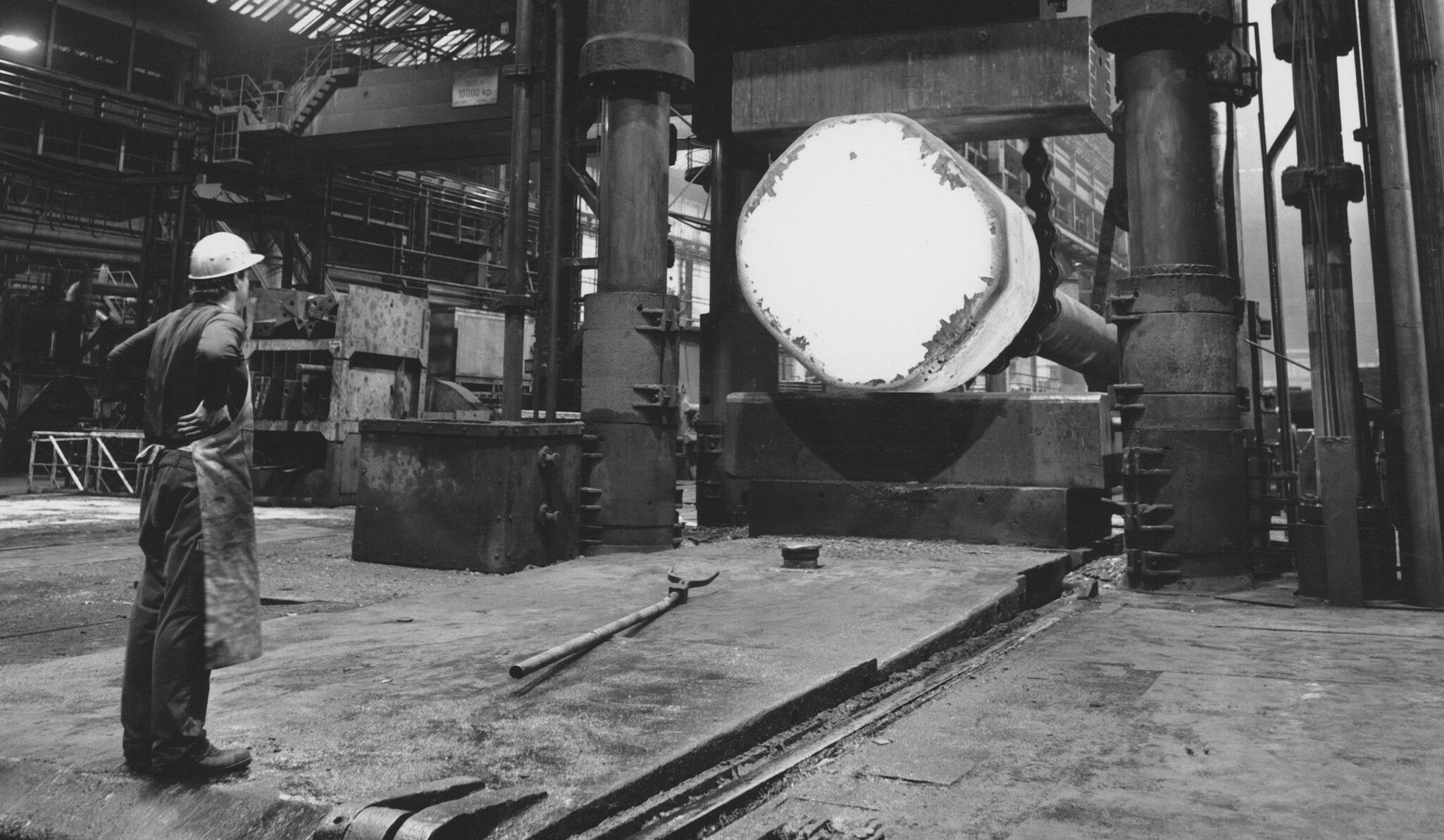 Desktop version Forging of One, 1987-88. Photo by Werner Hannappel