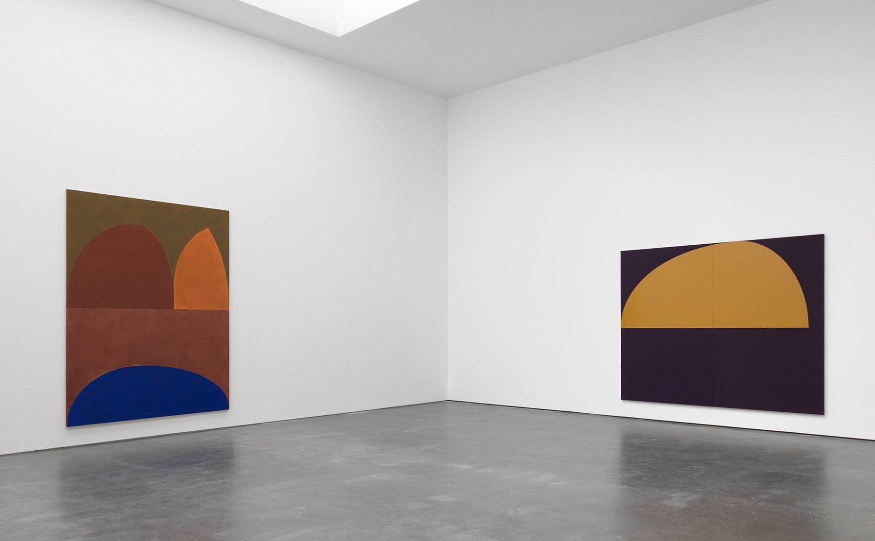 An installation view of an exhibition titled Suzan Frecon: oil paintings, at David Zwirner, New York, in 2020.