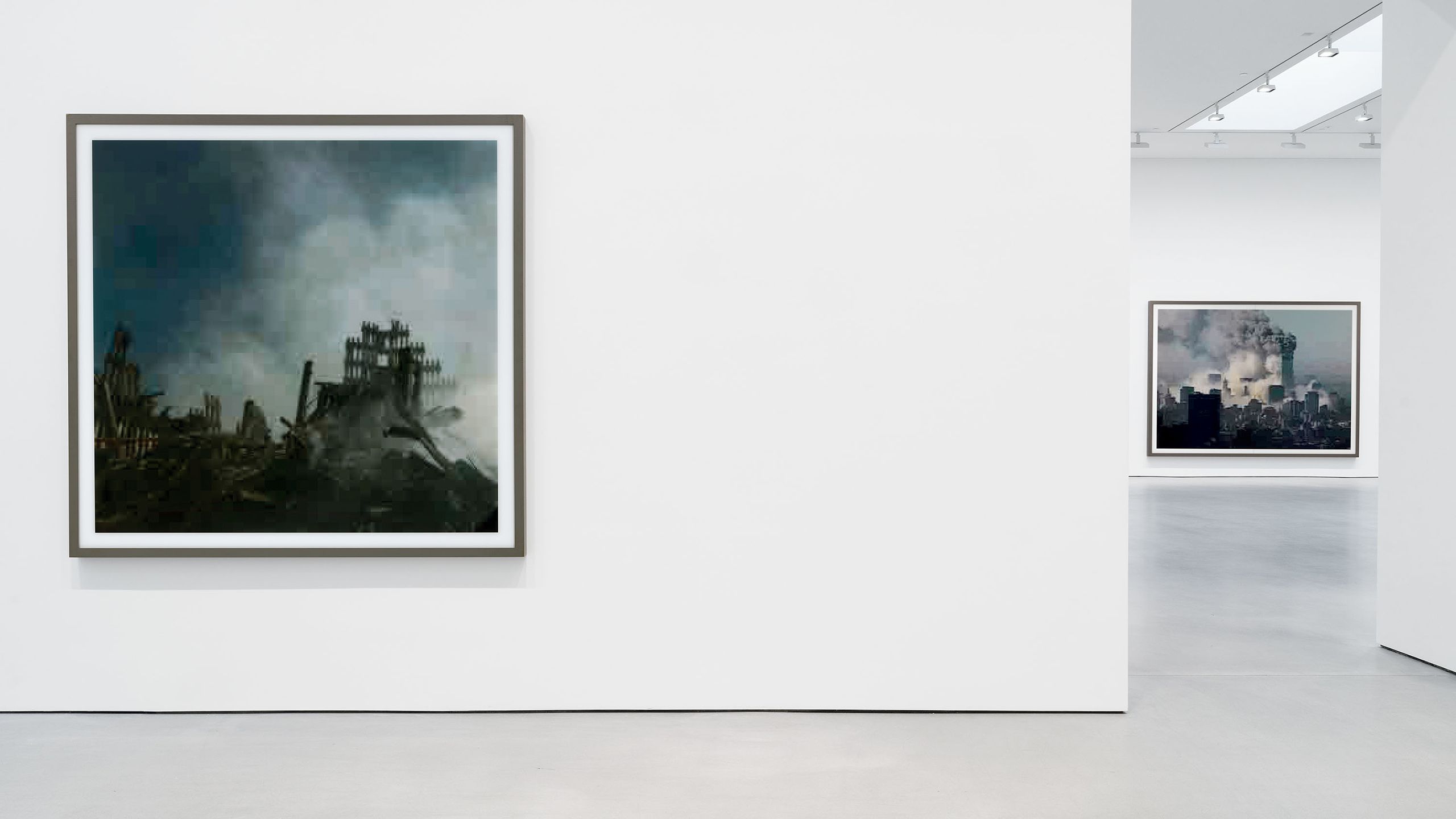 Thomas Ruff: jpegs ny | New York: 19th Street | September 10