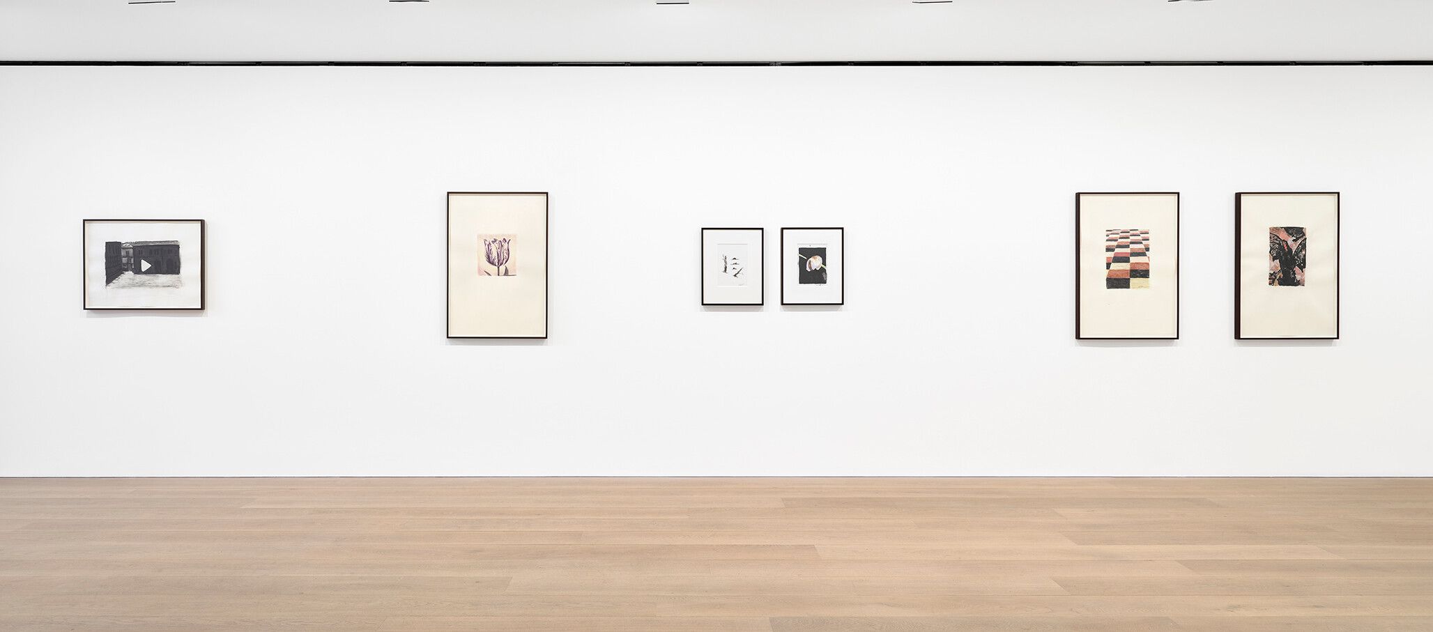 An installation view featuring works by Luc Tuymans at David Zwirner Paris, dated 2021.