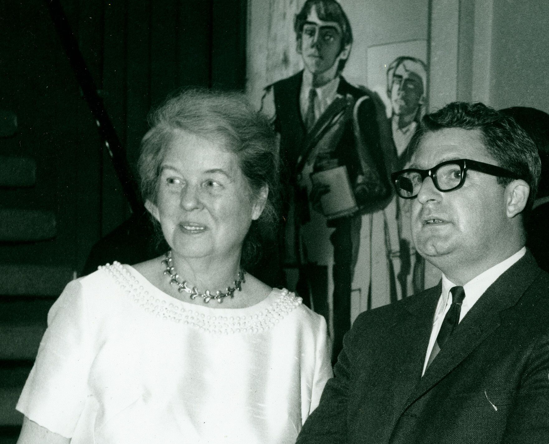A photo of Alice Neel at an exhibition opening in 1967.