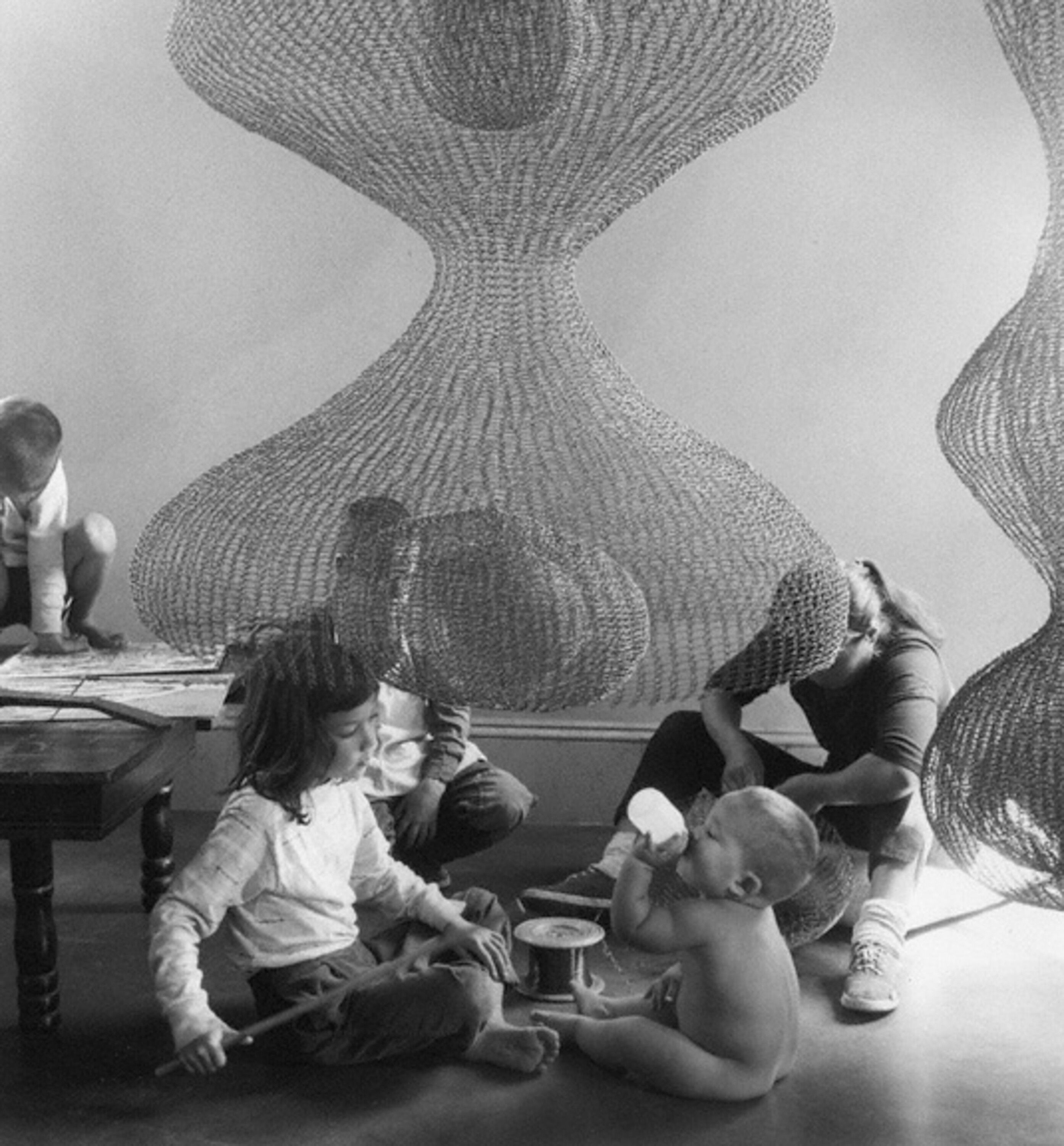 Ruth Asawa and her children at home on Saturn Street, San Francisco, 1957.