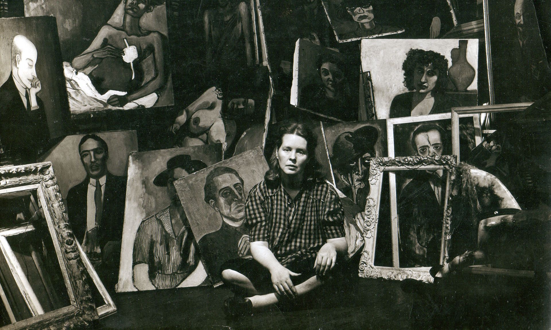 A photograph of Alice Neel, dated 1944