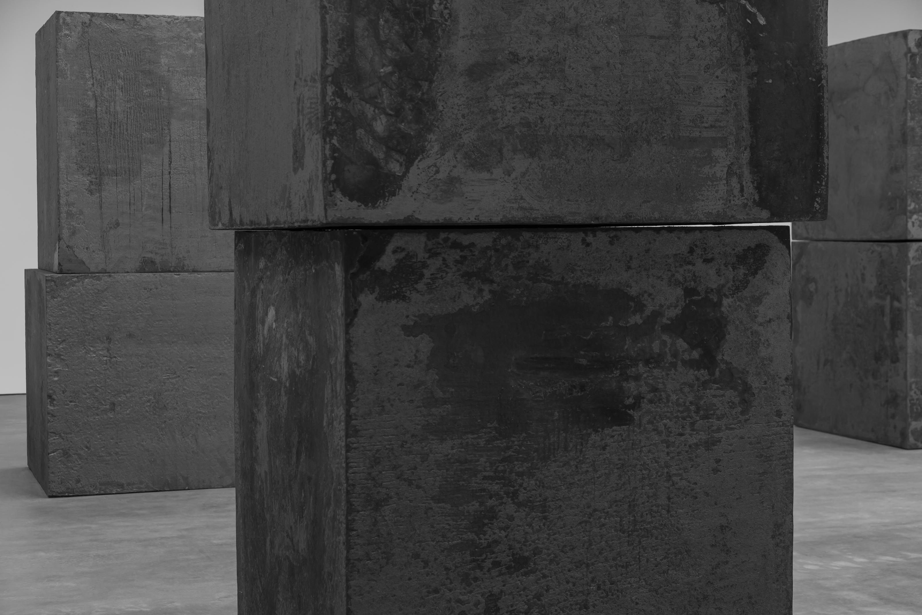 Installation view of the exhibition Richard Serra: Equal, at David Zwirner in New York, dated 2015.