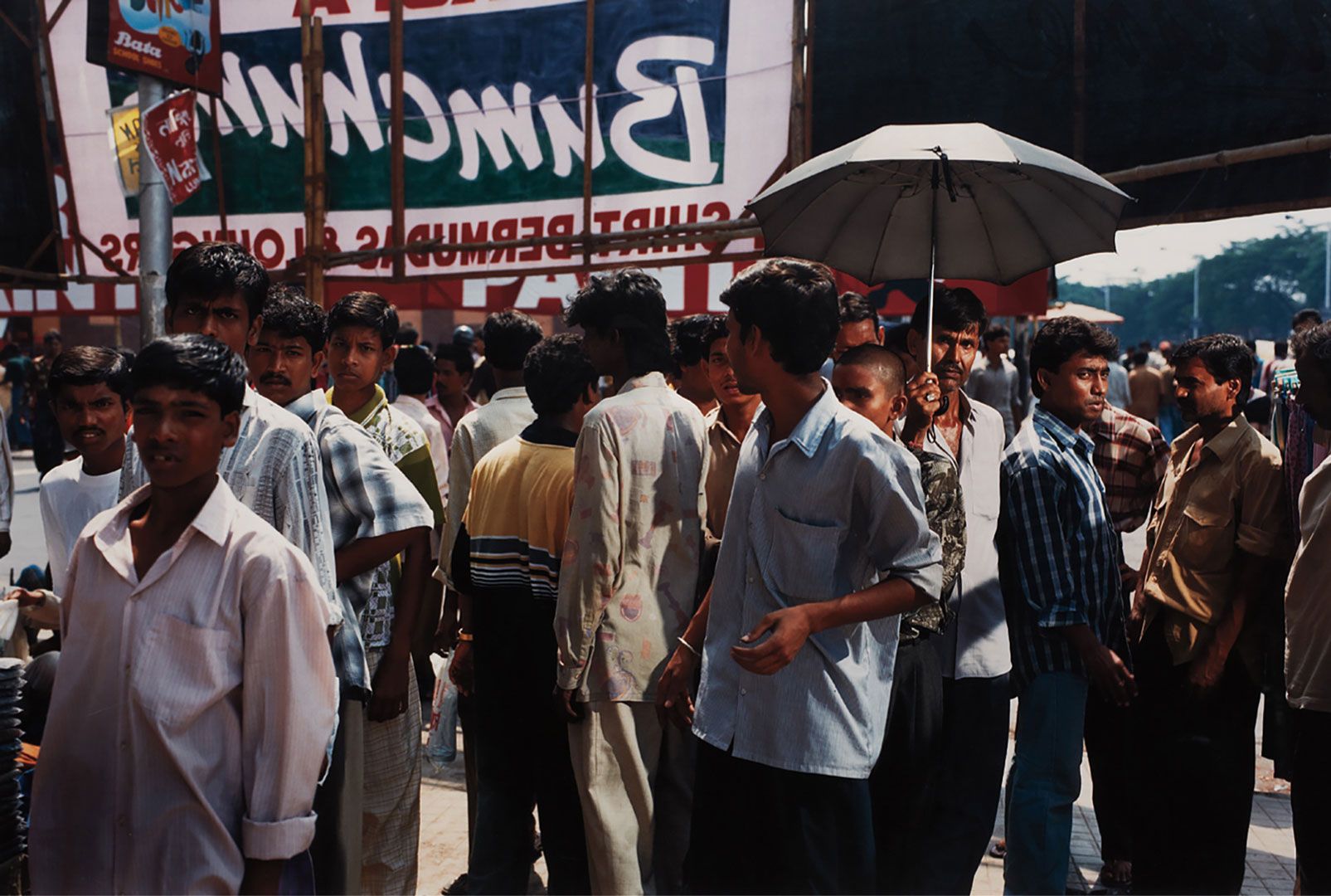 A photograph by Philip-Lorca diCorcia titled Calcutta, dated 1998.