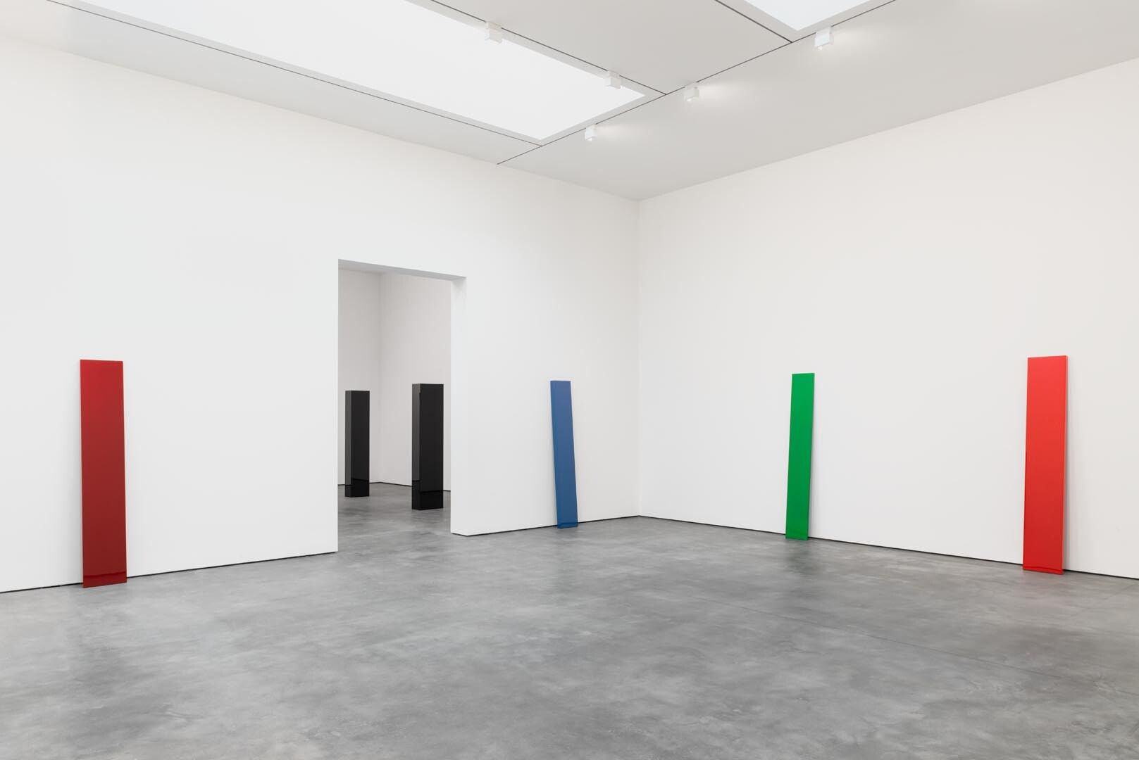 Installation view of the exhibition John McCracken: Works from 1963 to 2011, at David Zwirner in New York, dated 2013.