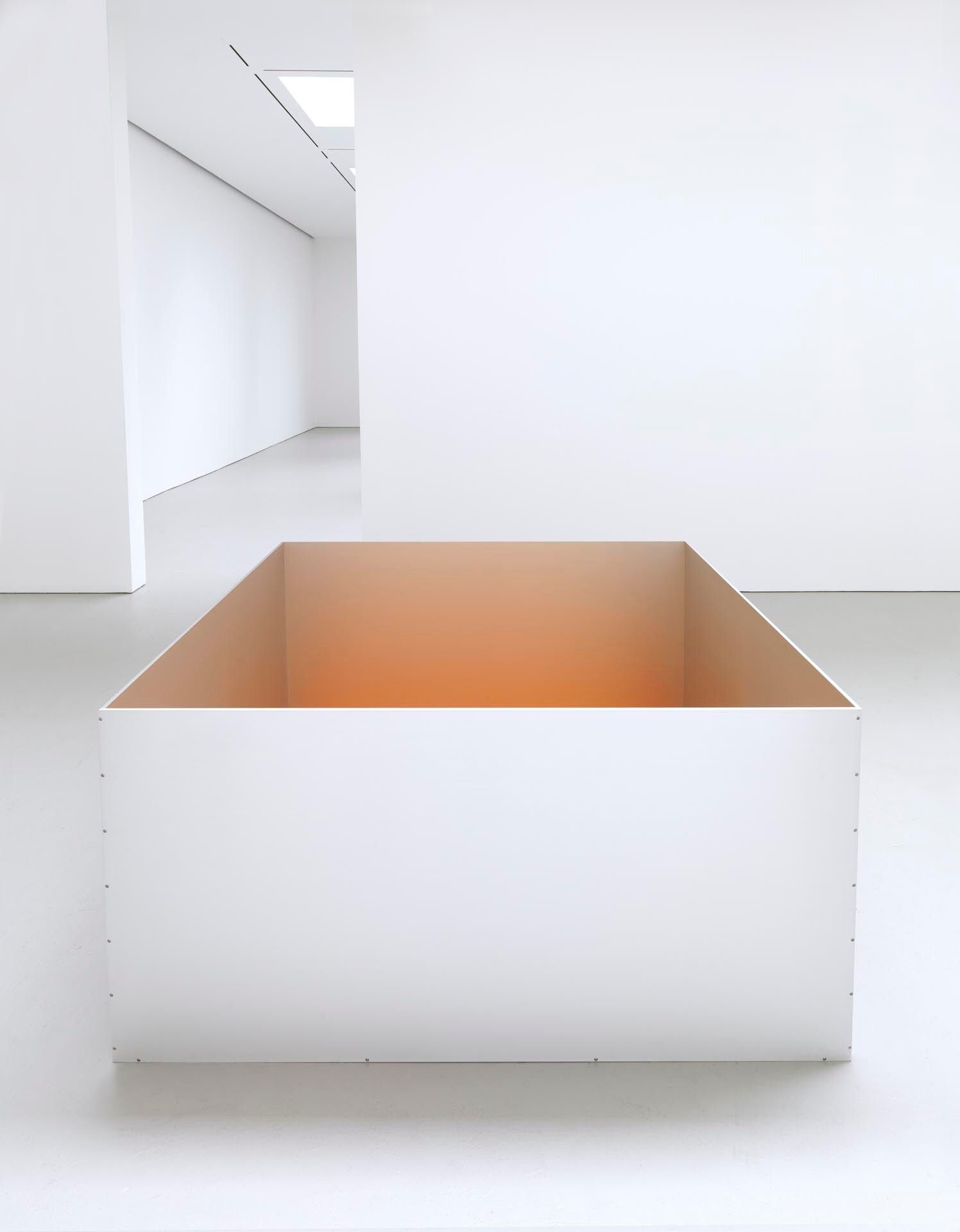 An untitled anodized aluminum and acrylic sheet by Donald Judd, dated 1989.