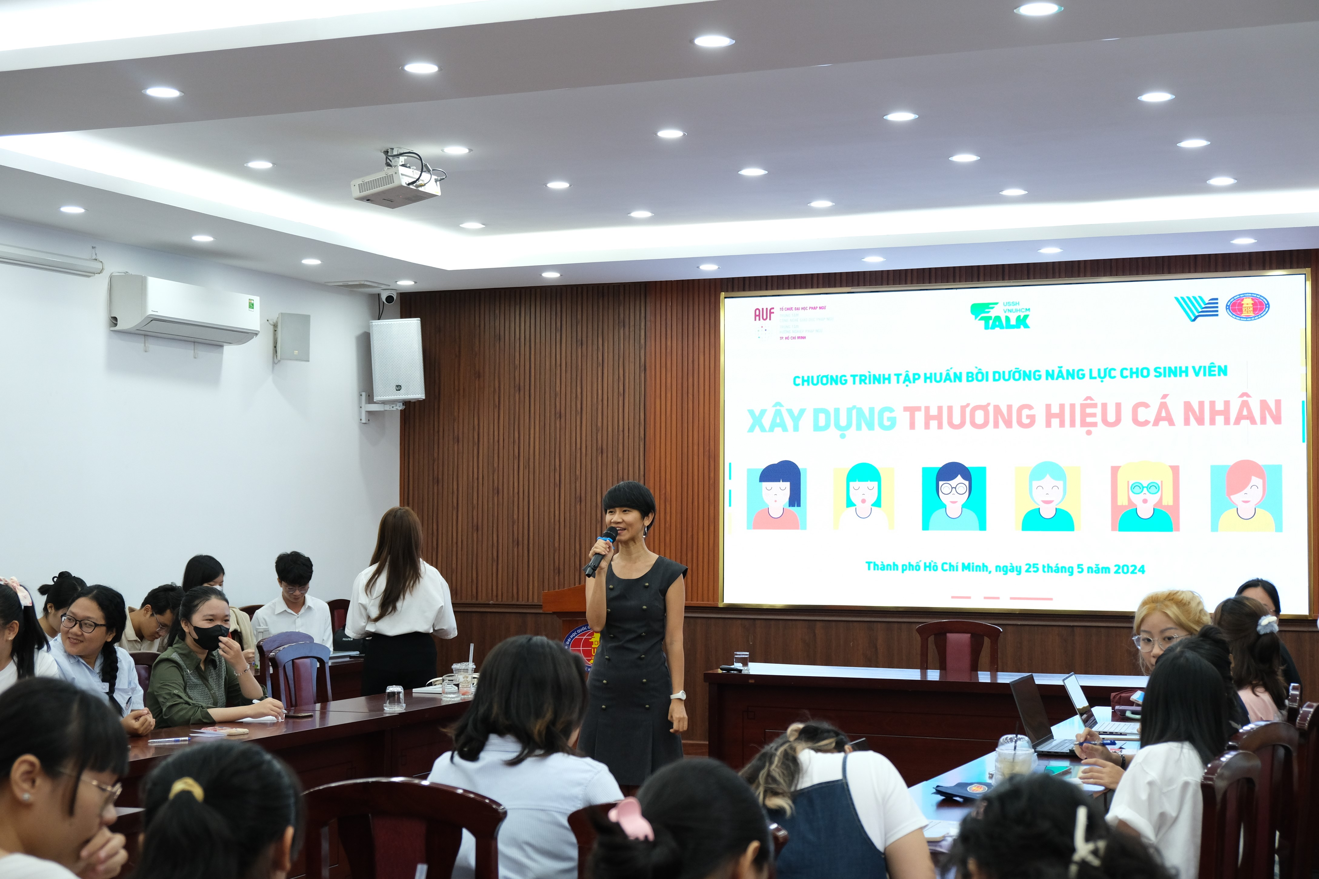 Xây dựng thương hiệu cá nhân giáo viên qua học thuật: Chiến lược dài hạn và bền vững