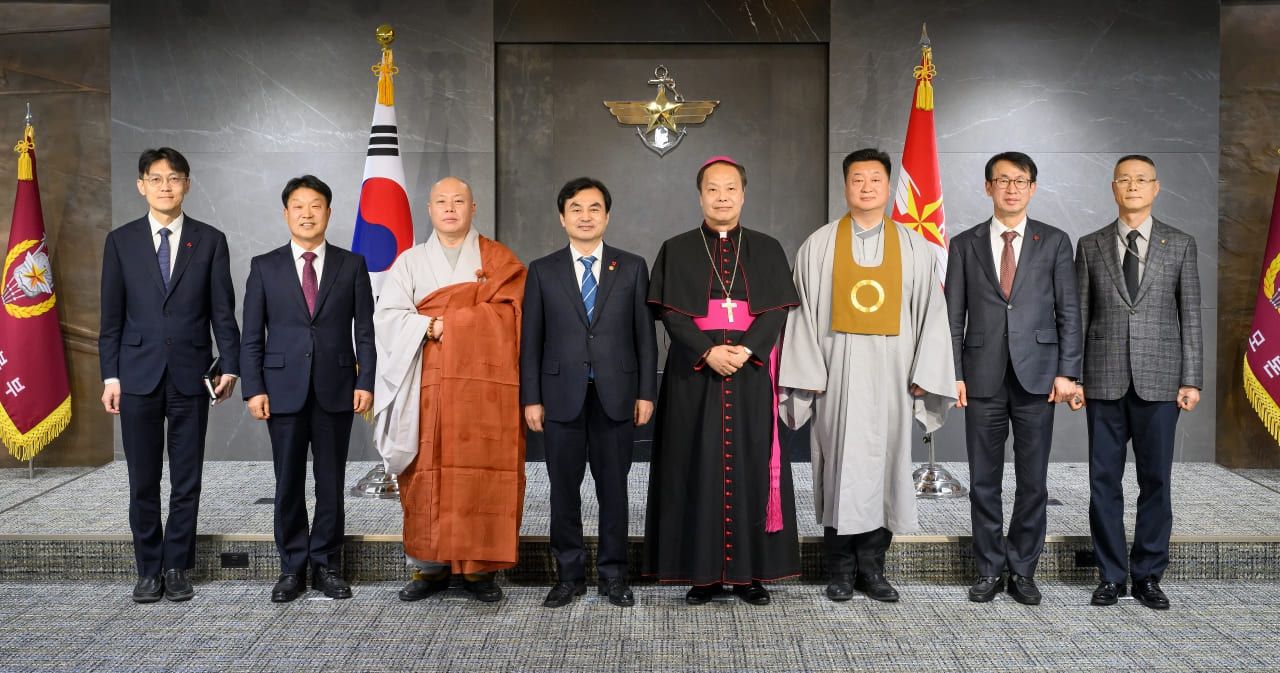 국방부장관 간담회 참석