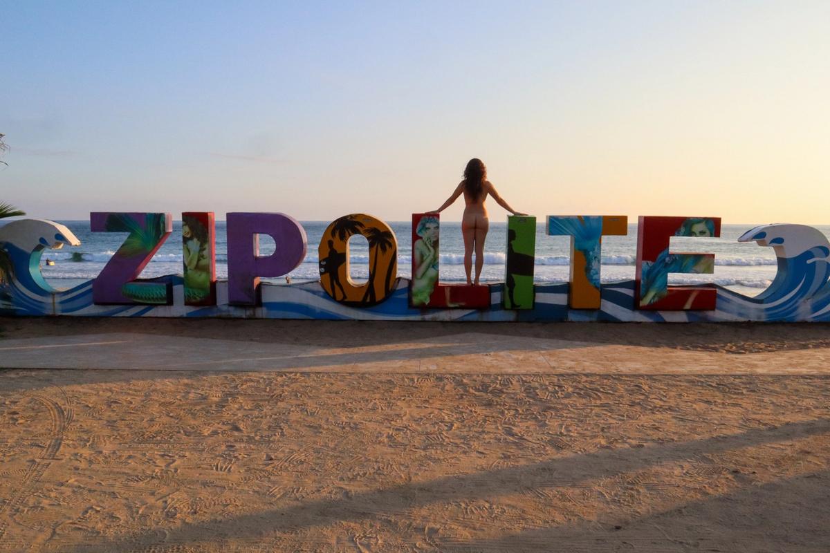 El Nudismo Está Prohibido en Zipolite… Excepto en Estos Lugares
