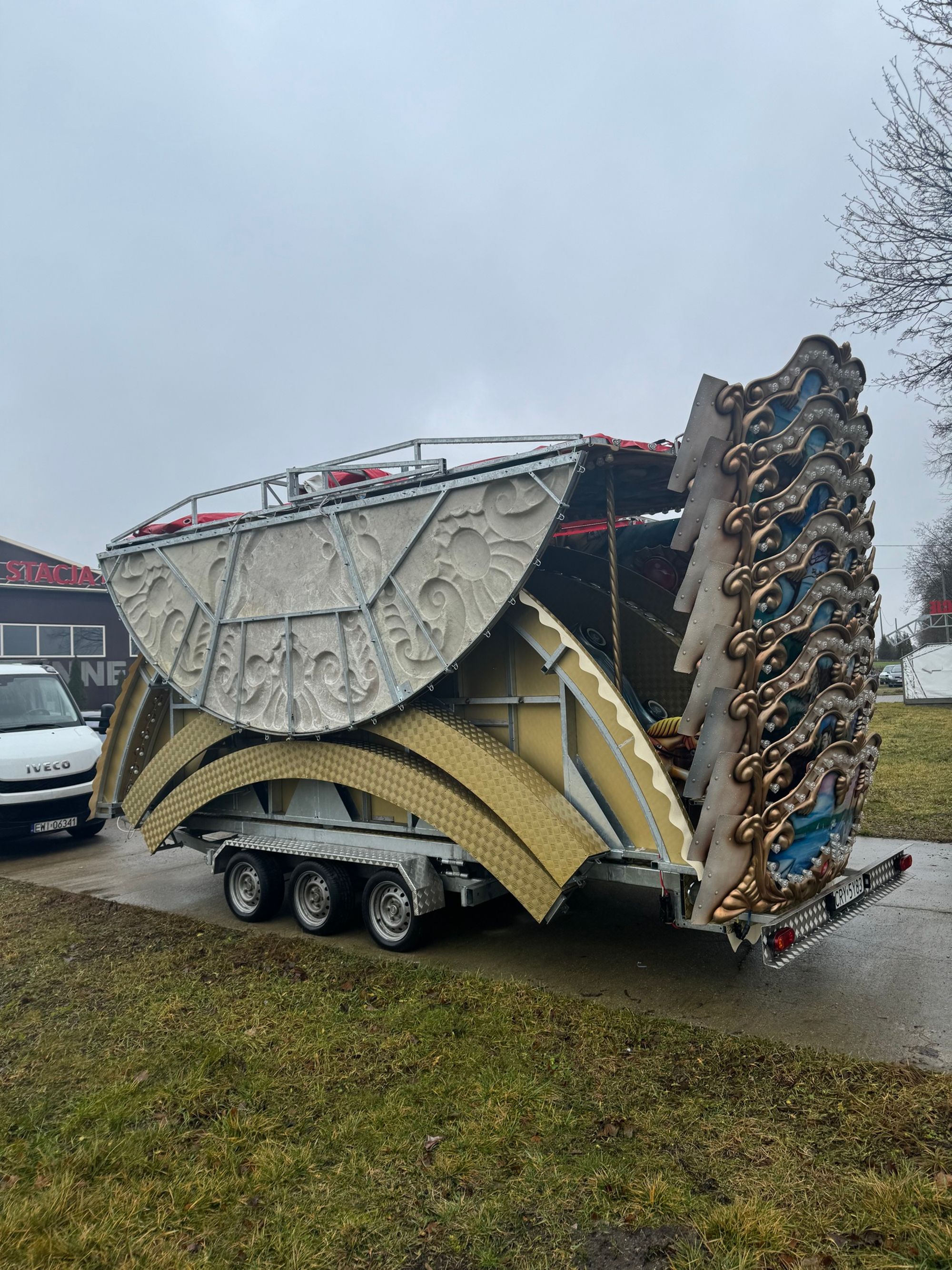 Venetian carousel assembled and prepared for transport