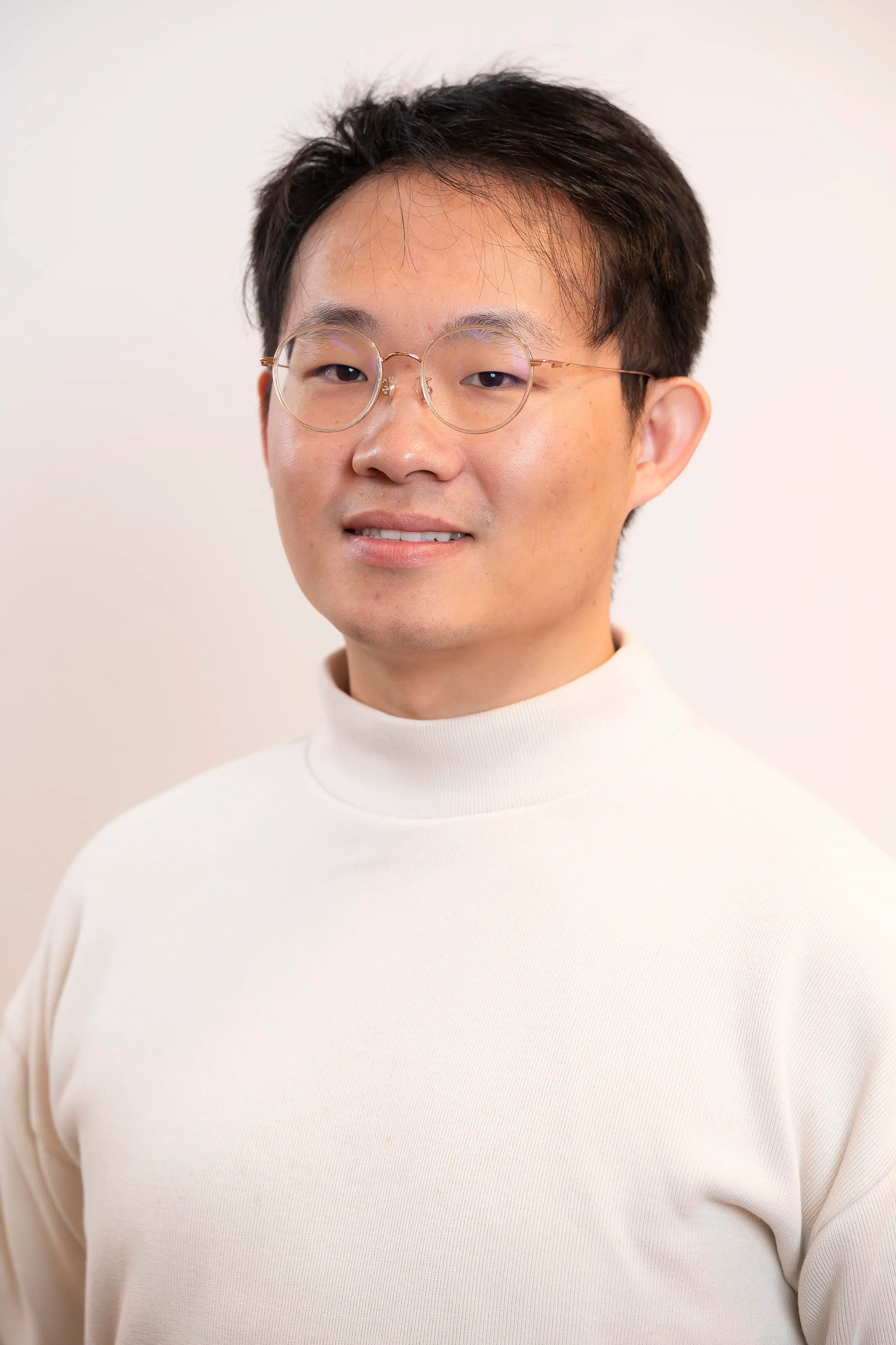 Photograph accompanying "Eric Li joins the Able team"