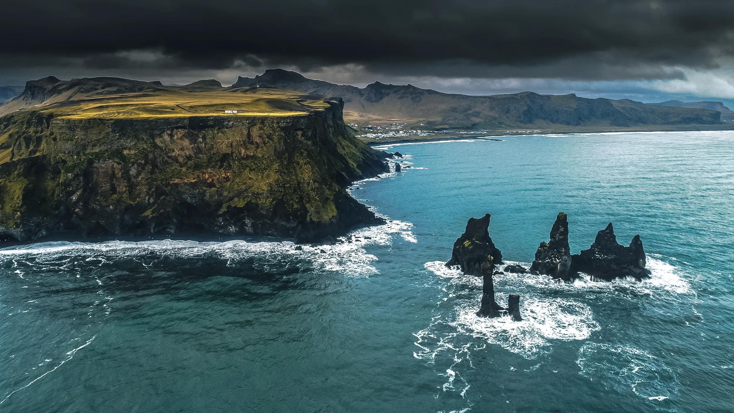 GOLDEN CIRCLE AND GLACIER LANDSCAPES