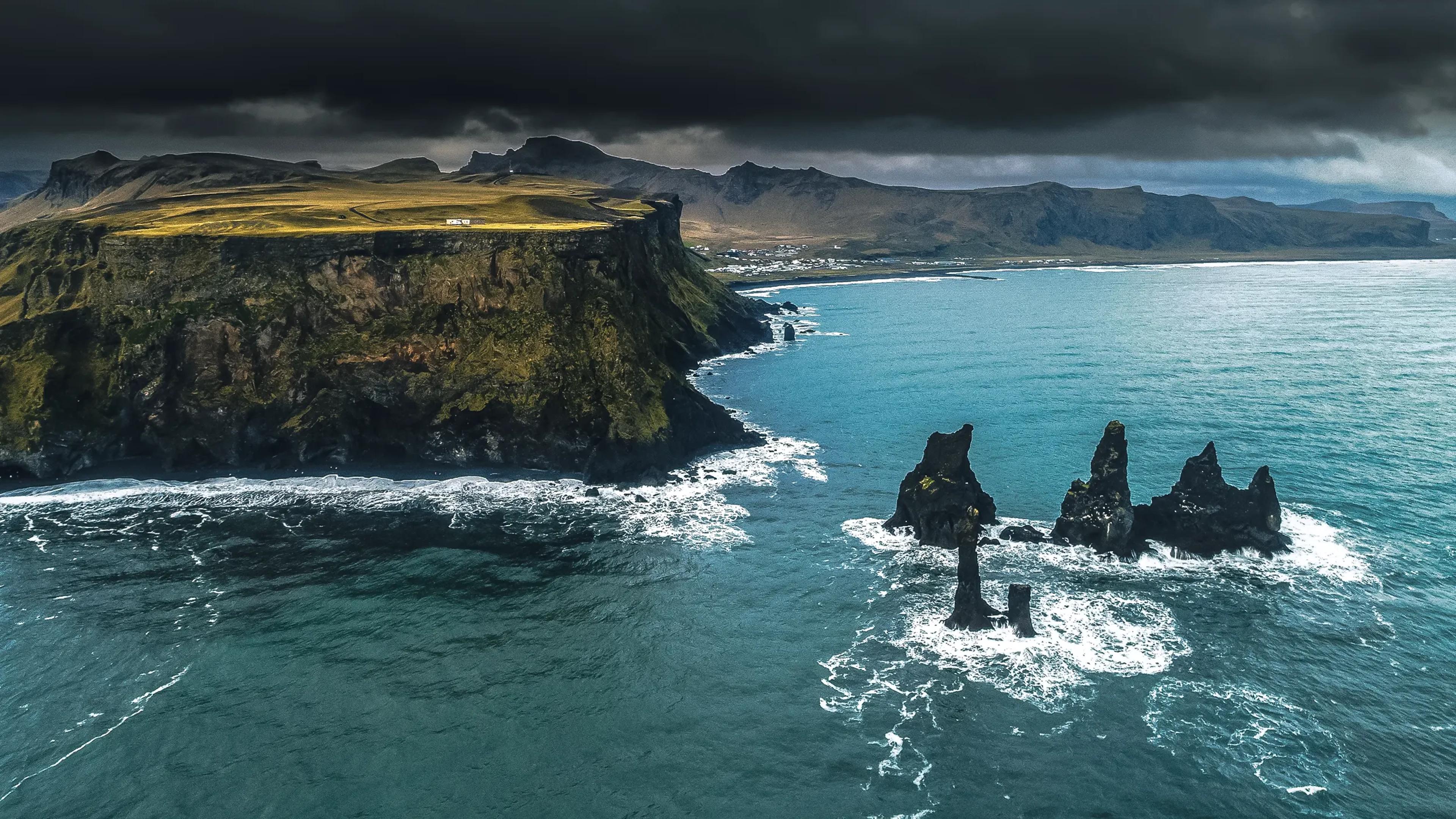 GOLDEN CIRCLE AND GLACIER LANDSCAPES