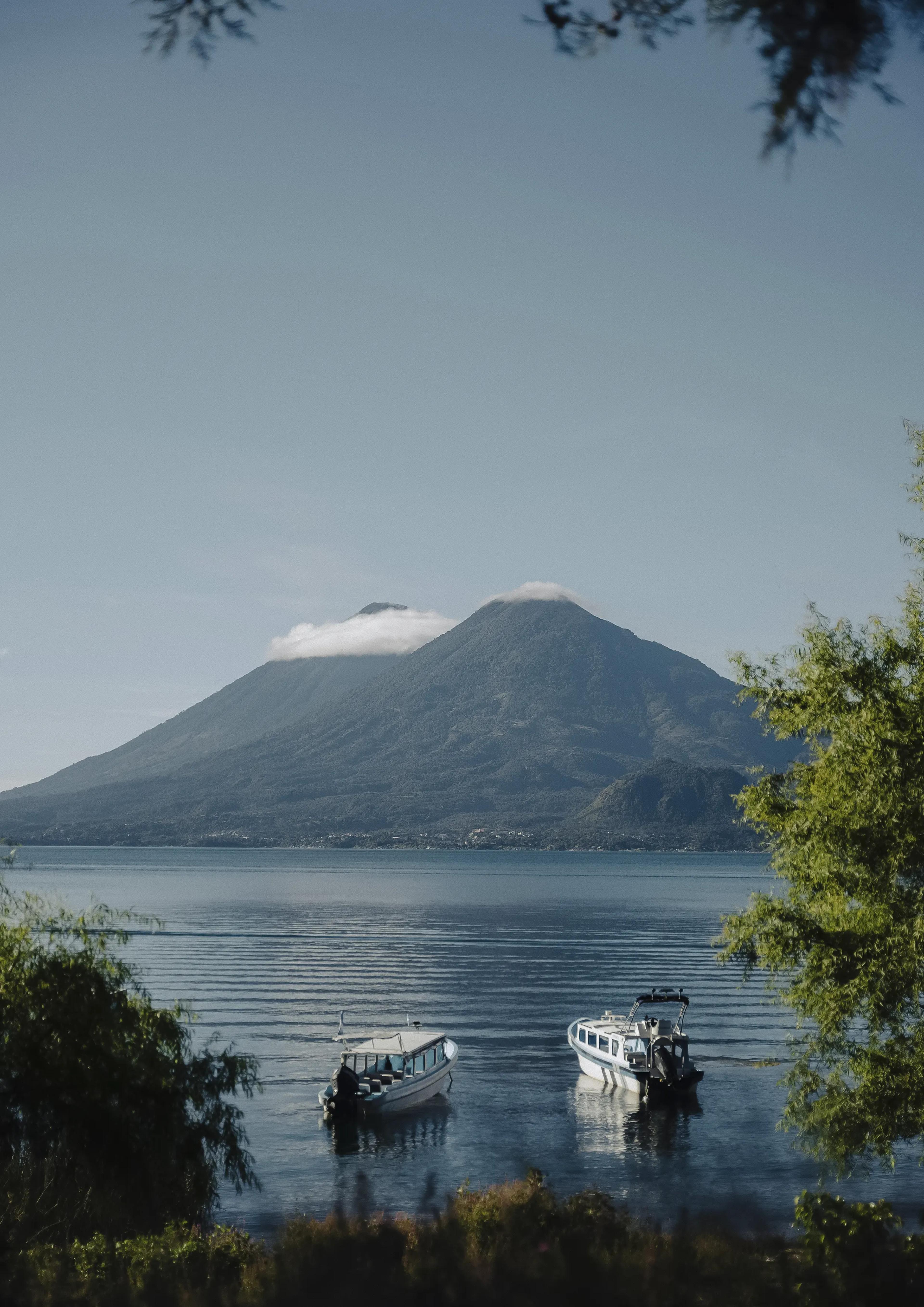 LAKE ATITLÁN: WEAVING TRADITIONS AND LIVING CULTURE