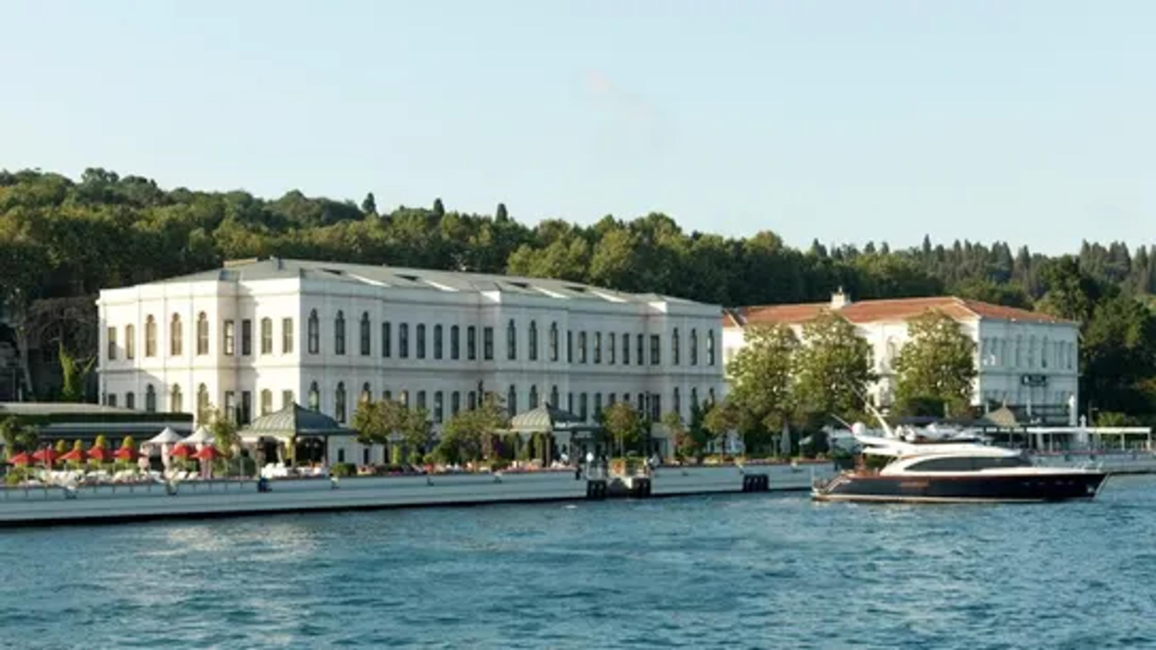 Four Seasons Hotel Istanbul at the Bosphorus