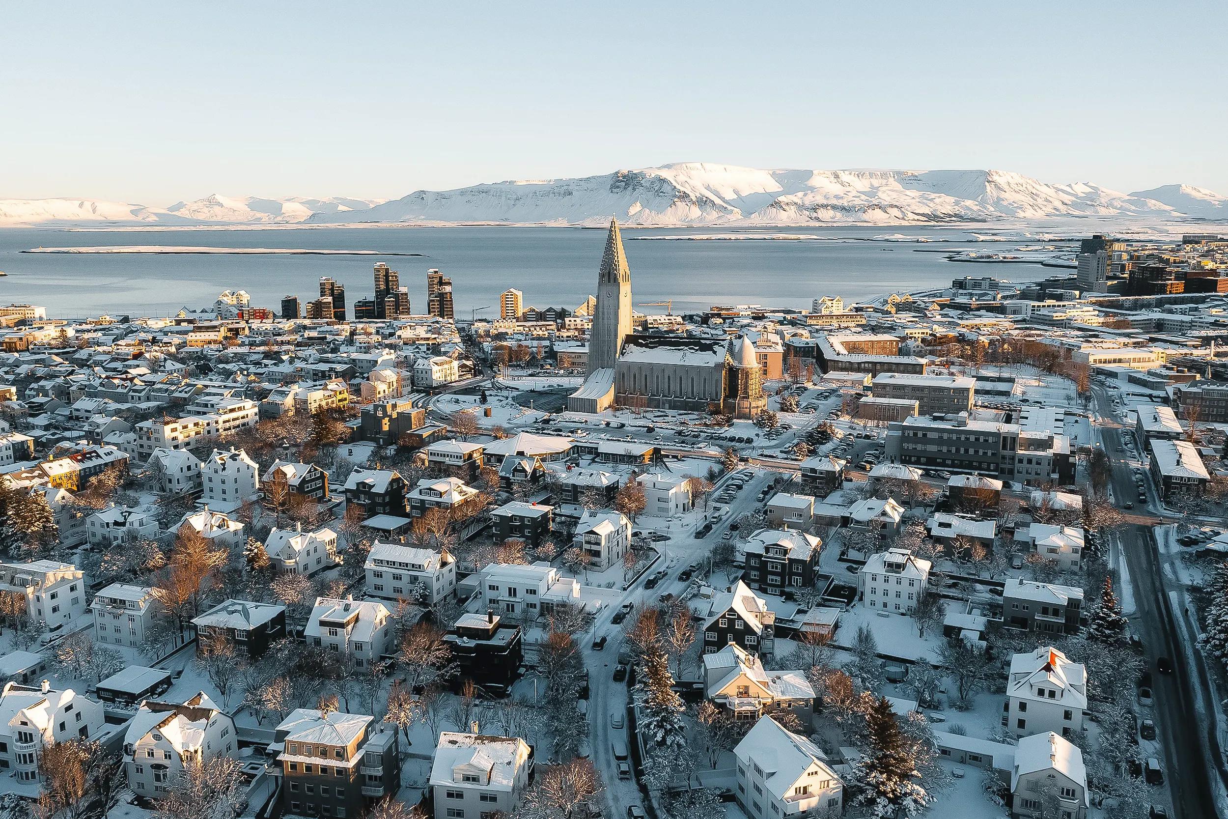 REYKJAVÍK CITY AND GEOTHERMAL IMMERSION