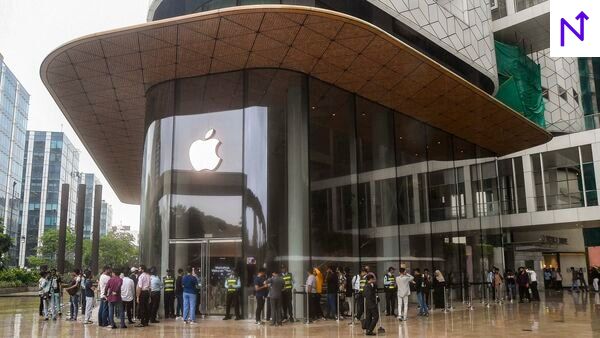 Foxconn Halts Chinese Worker Rotations in Apple iPhone Factories in India